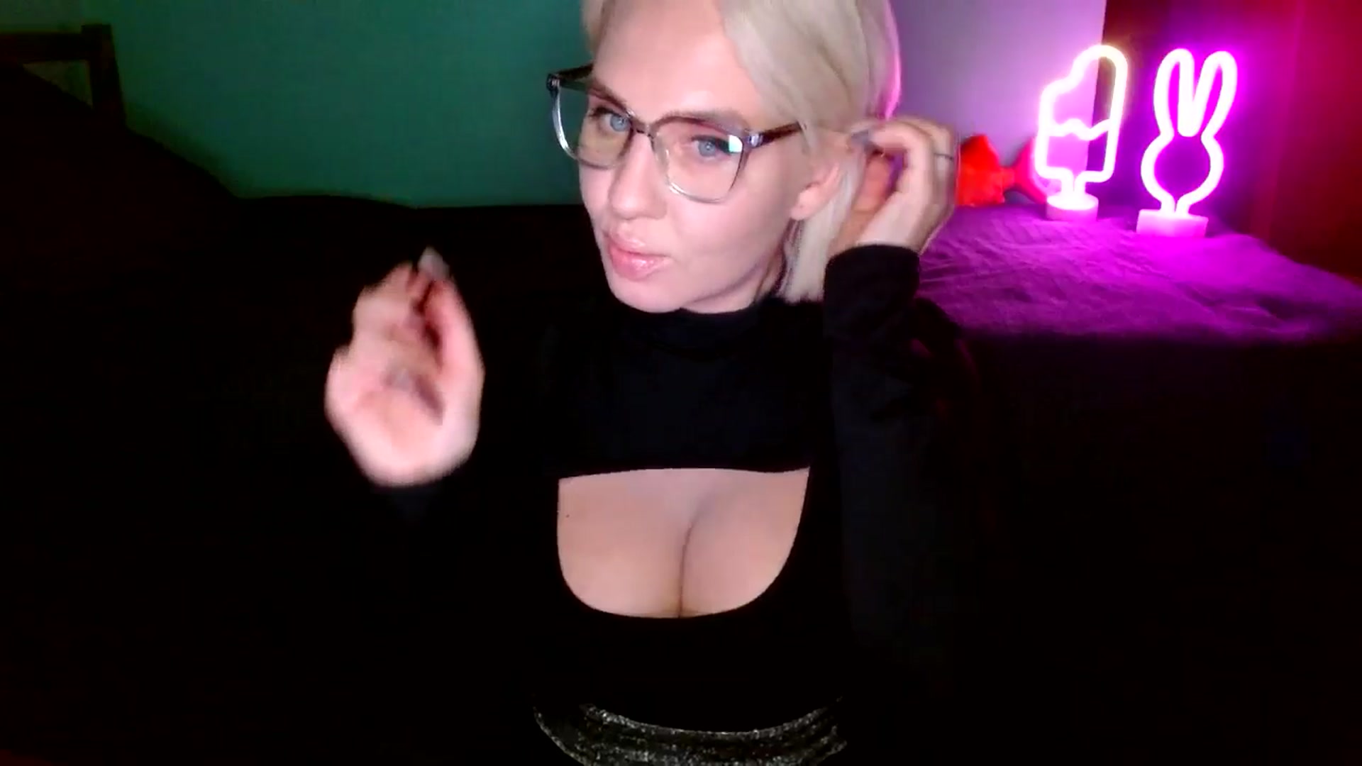 Gallery image thumbnail from AgentRabbit's myfreecams stream on, 07/17/2024, 18:57 image 5 of 20