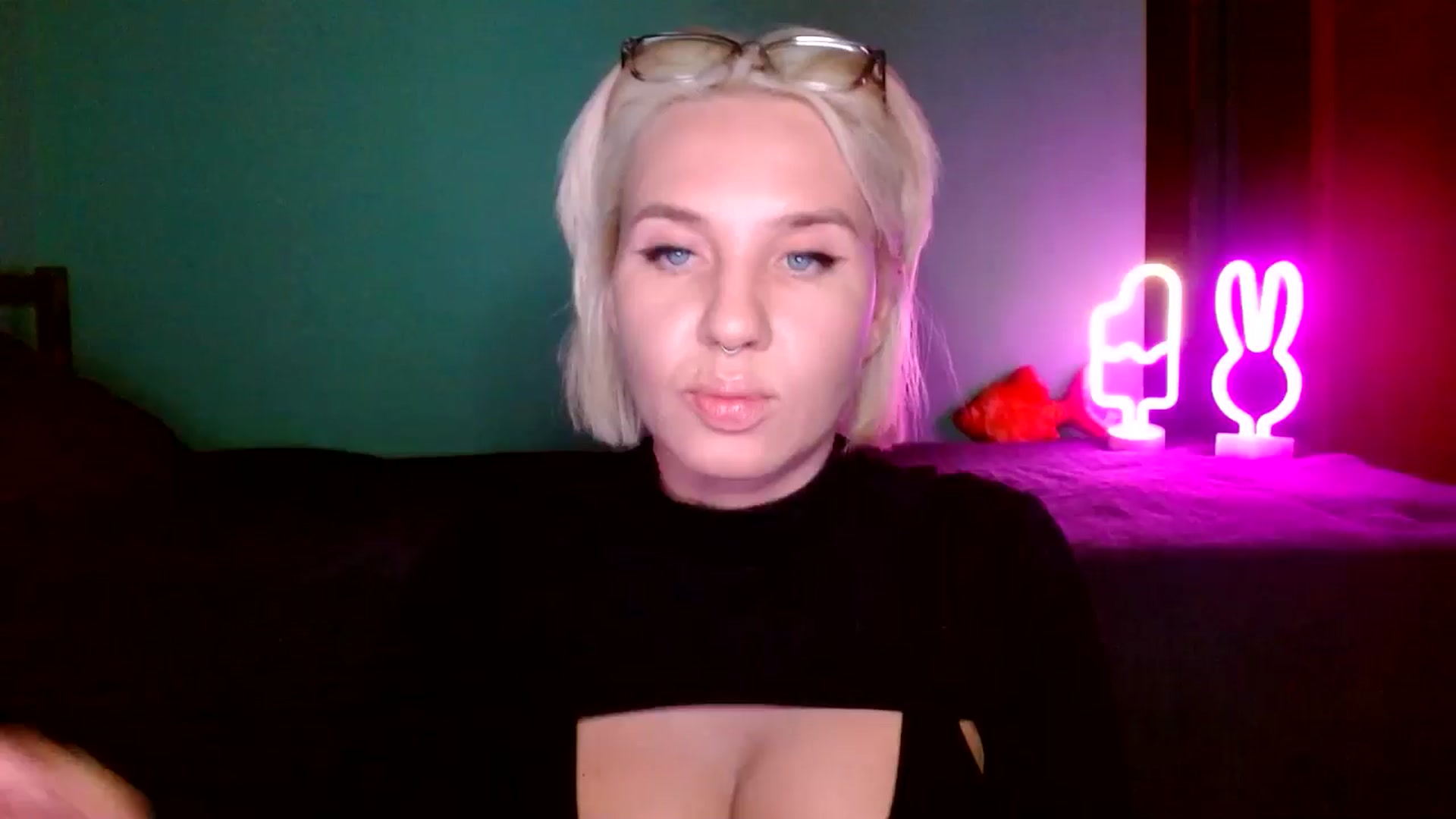 Gallery image thumbnail from AgentRabbit's myfreecams stream on, 07/17/2024, 18:57 image 12 of 20