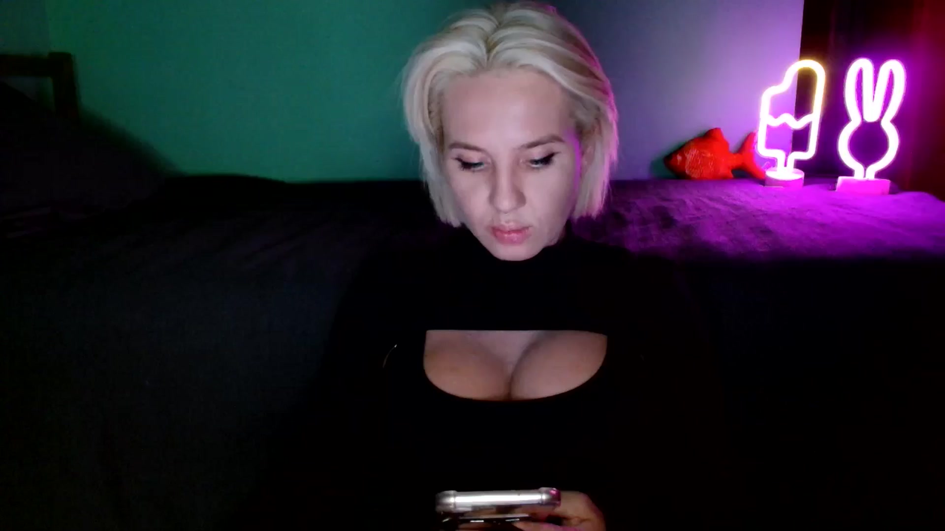 Gallery image thumbnail from AgentRabbit's myfreecams stream on, 07/17/2024, 19:26 image 1 of 20
