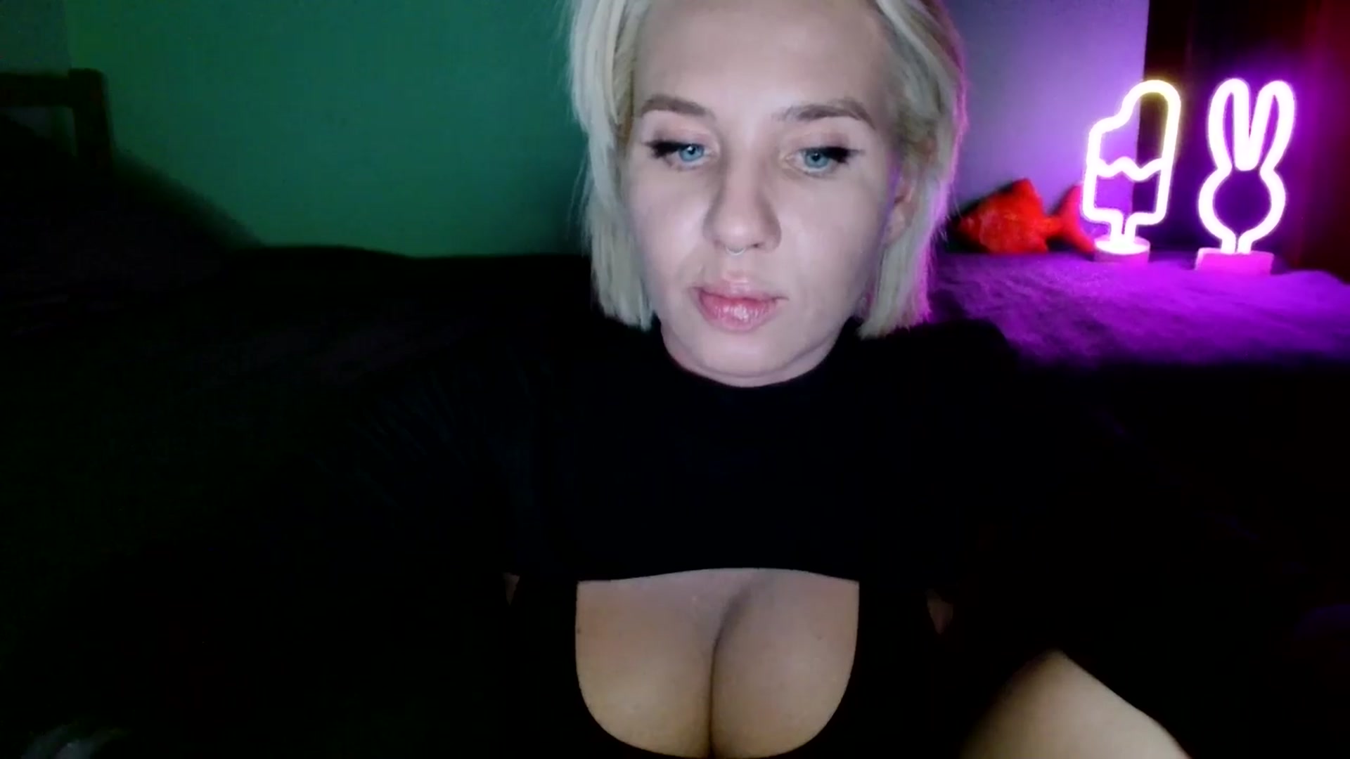 Gallery image thumbnail from AgentRabbit's myfreecams stream on, 07/17/2024, 19:26 image 2 of 20