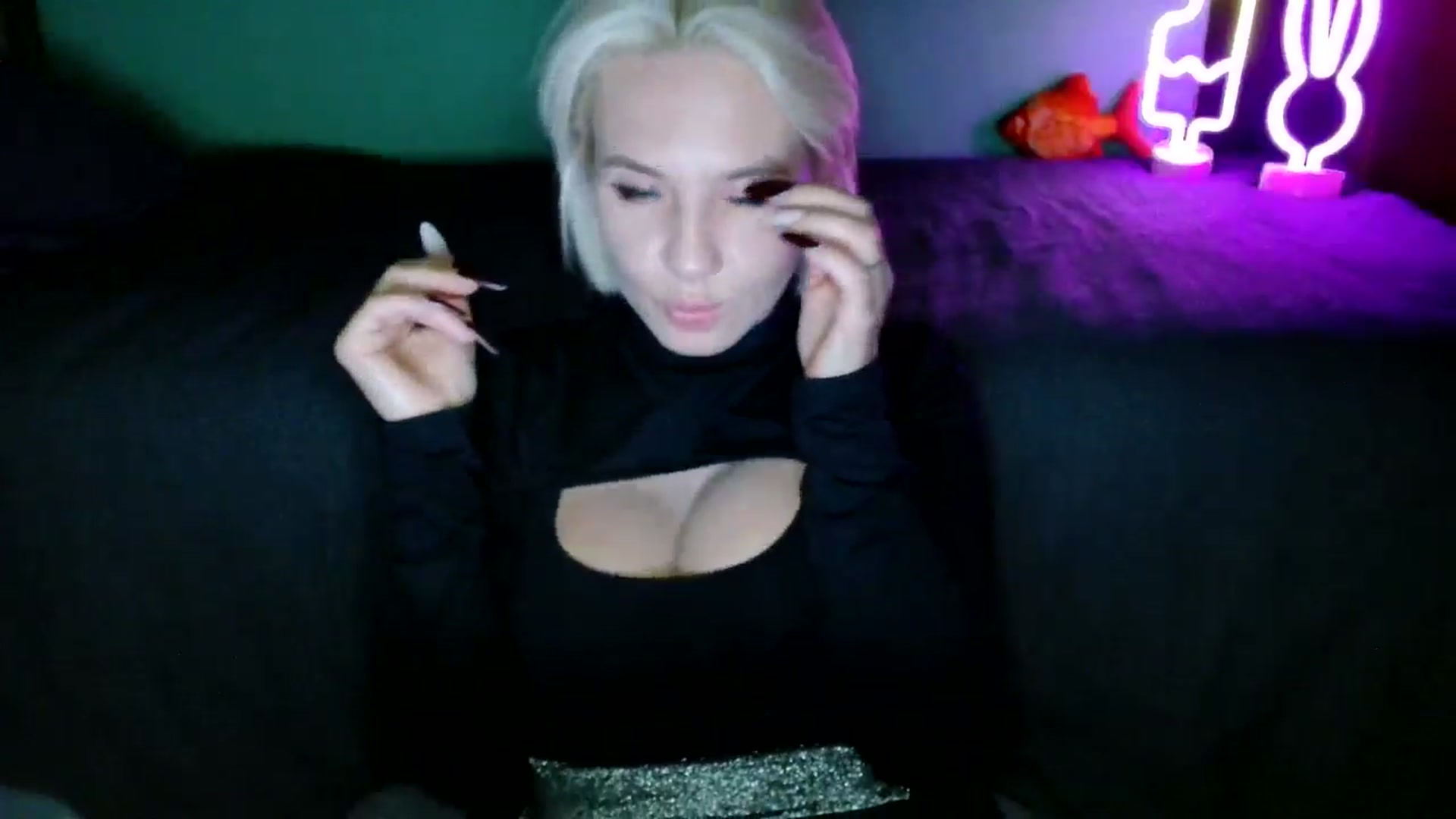 Gallery image thumbnail from AgentRabbit's myfreecams stream on, 07/17/2024, 19:26 image 16 of 20