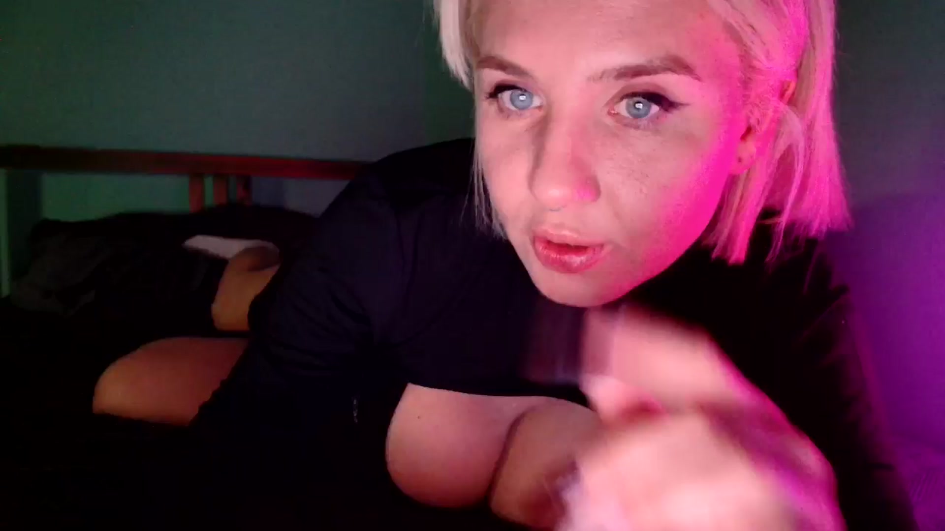 Gallery image thumbnail from AgentRabbit's myfreecams stream on, 07/17/2024, 20:21 image 15 of 20
