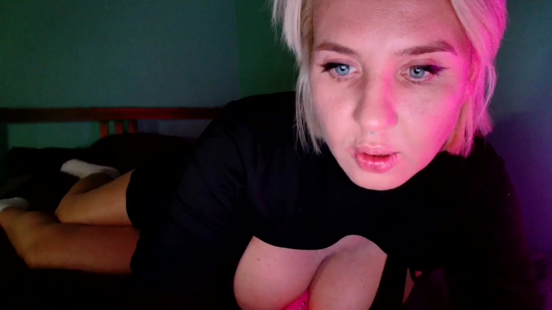 Gallery image thumbnail from AgentRabbit's myfreecams stream on, 07/17/2024, 20:21 image 12 of 20