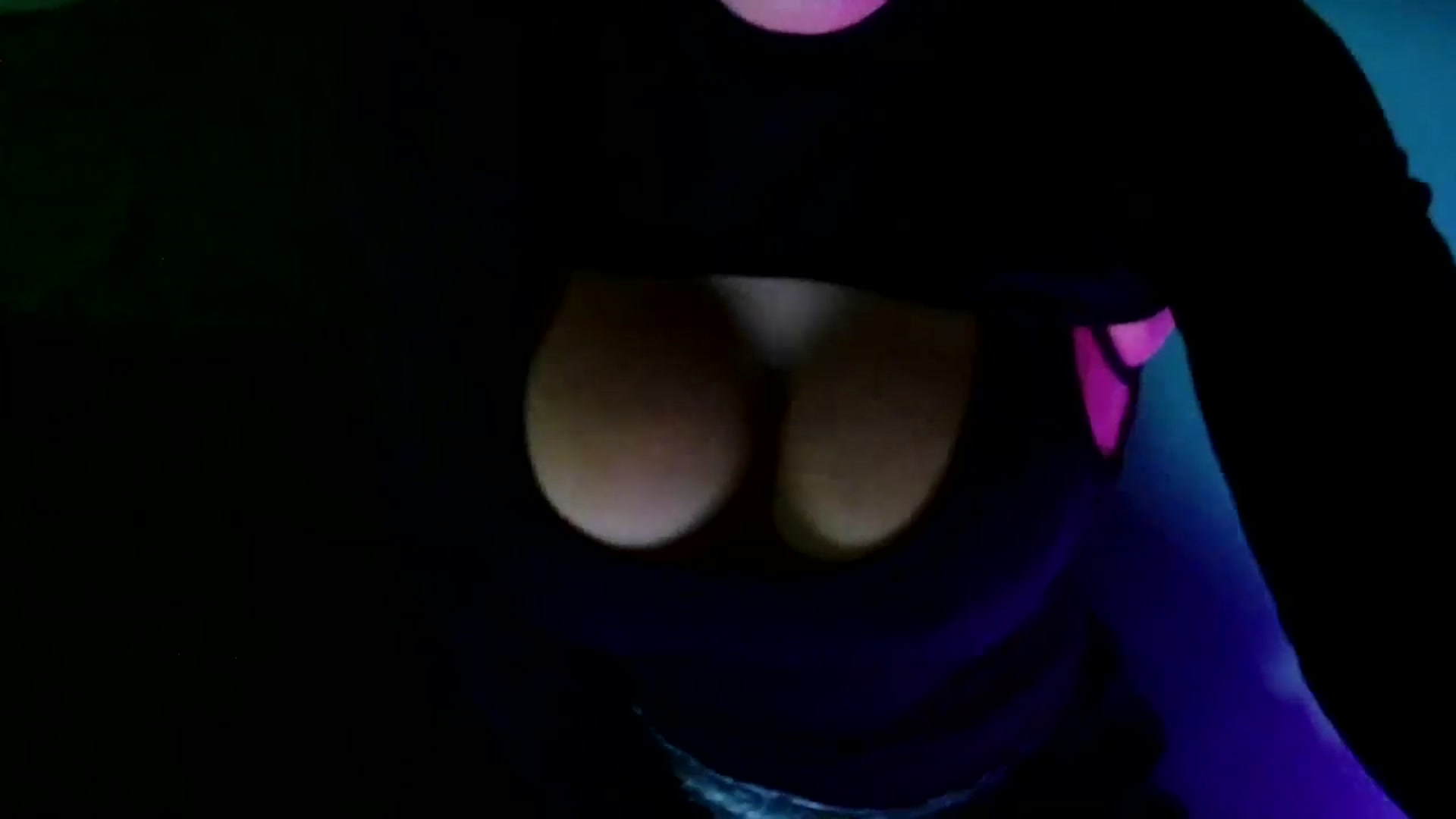 Gallery image thumbnail from AgentRabbit's myfreecams stream on, 07/17/2024, 20:21 image 20 of 20