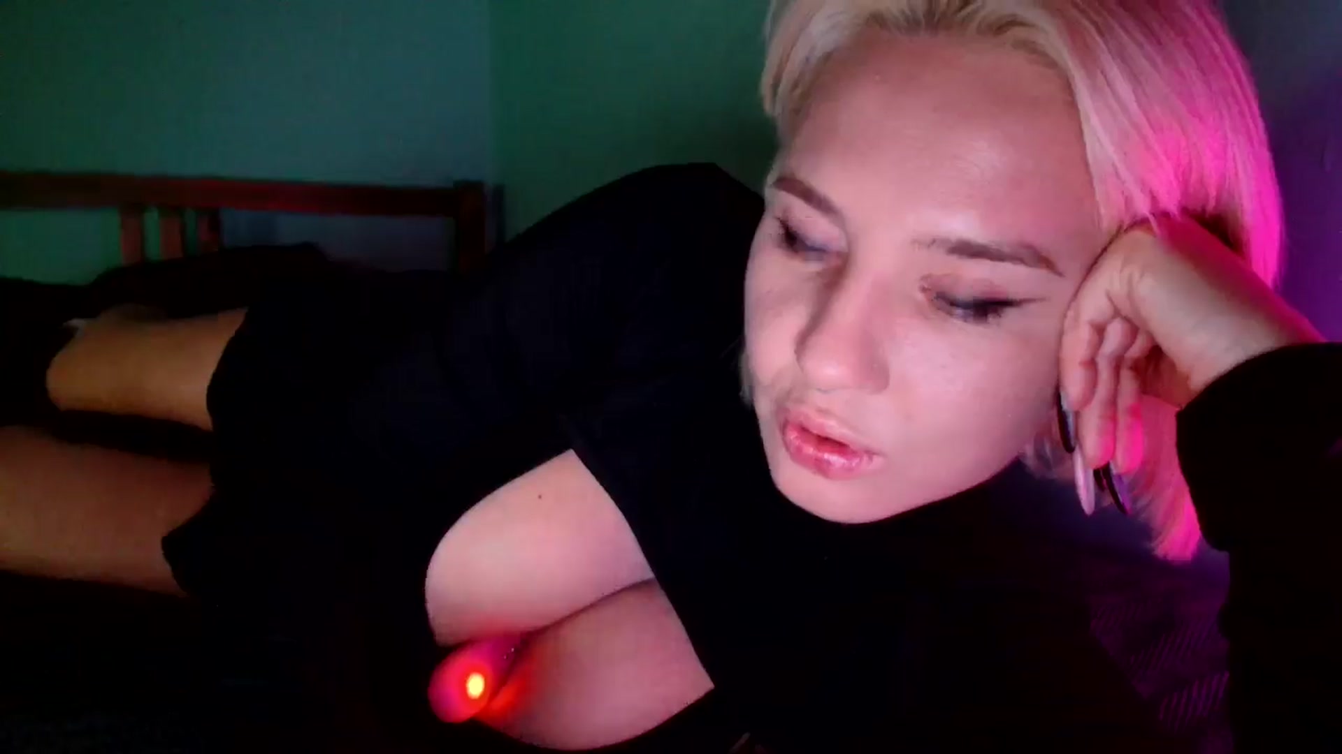 Gallery image thumbnail from AgentRabbit's myfreecams stream on, 07/17/2024, 20:21 image 10 of 20