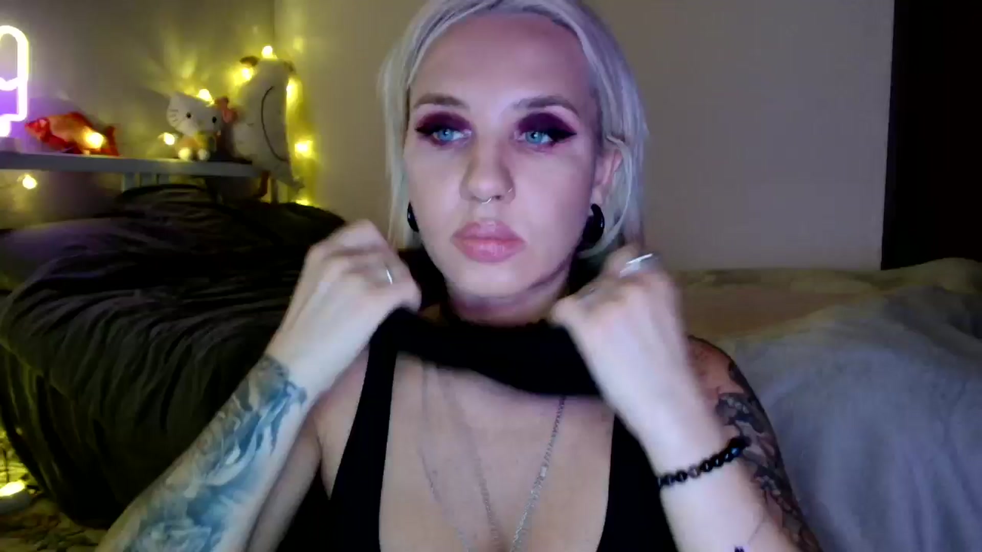 Gallery image thumbnail from AgentRabbit's myfreecams stream on, 07/23/2024, 21:21 image 1 of 20