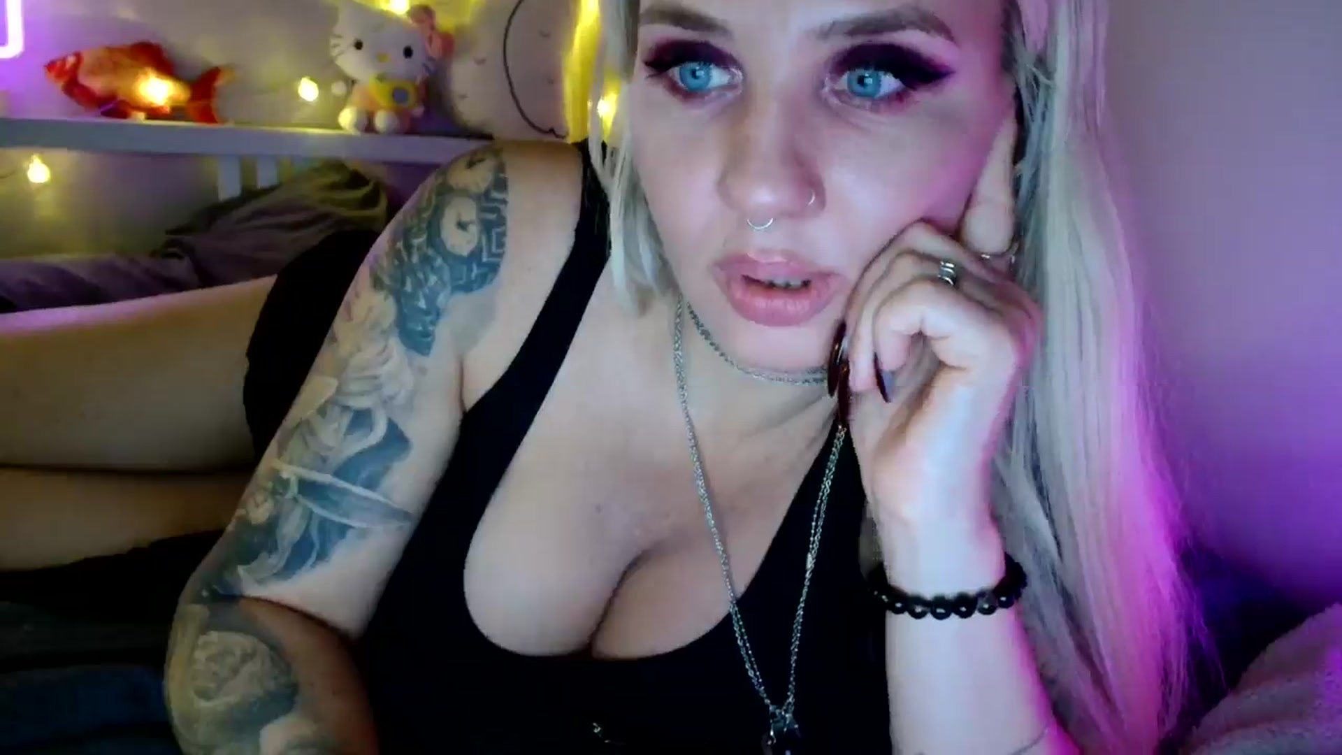 Gallery image thumbnail from AgentRabbit's myfreecams stream on, 07/23/2024, 21:21 image 12 of 20