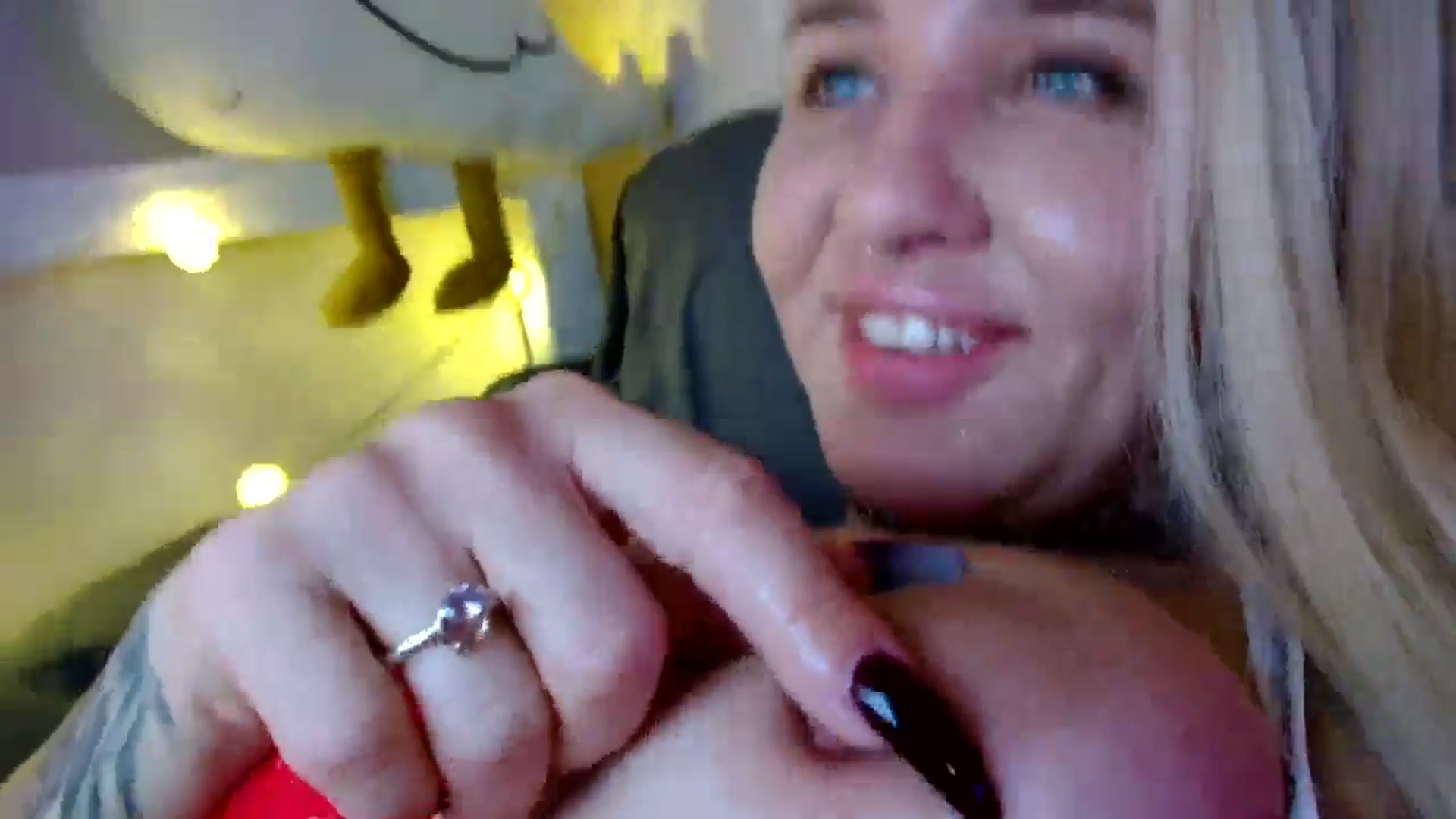 Gallery image thumbnail from AgentRabbit's myfreecams stream on, 07/28/2024, 19:28 image 16 of 20