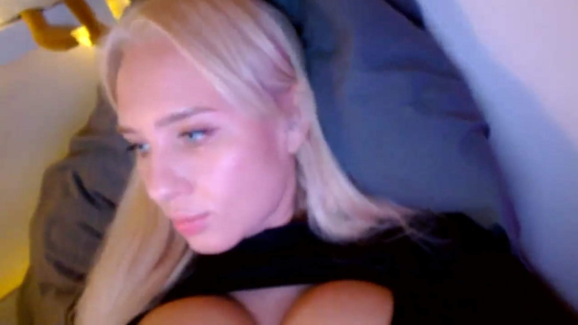 Gallery image thumbnail from AgentRabbit's myfreecams stream on, 08/02/2024, 22:43 image 13 of 20