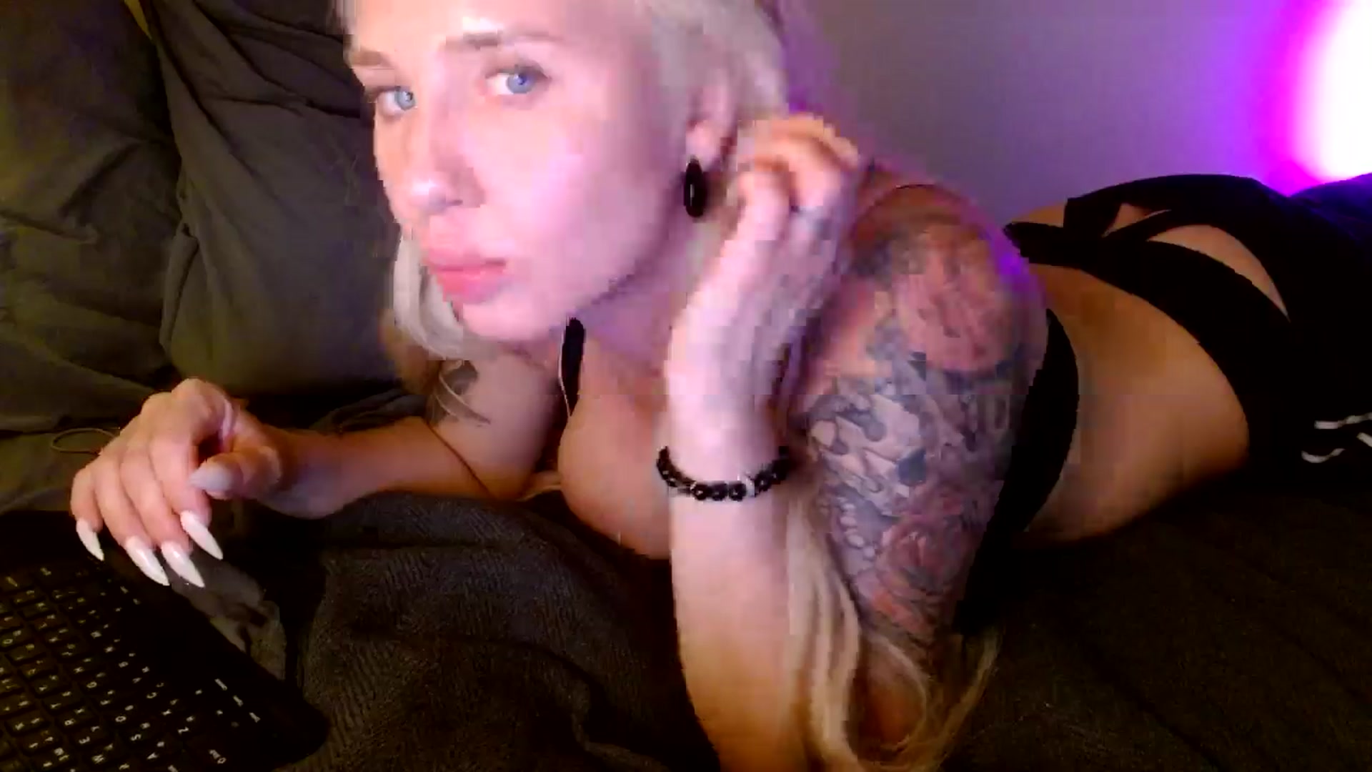 Gallery image thumbnail from AgentRabbit's myfreecams stream on, 08/05/2024, 01:02 image 11 of 20