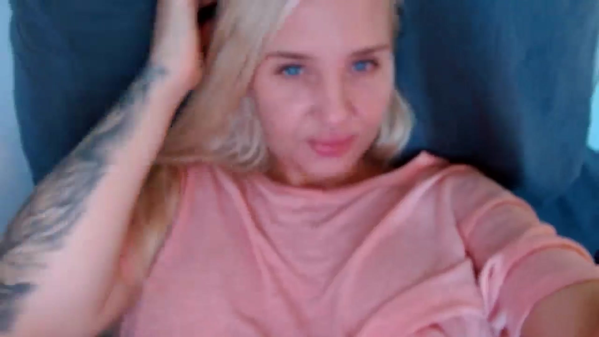 Gallery image thumbnail from AgentRabbit's myfreecams stream on, 09/01/2024, 10:32 image 10 of 20