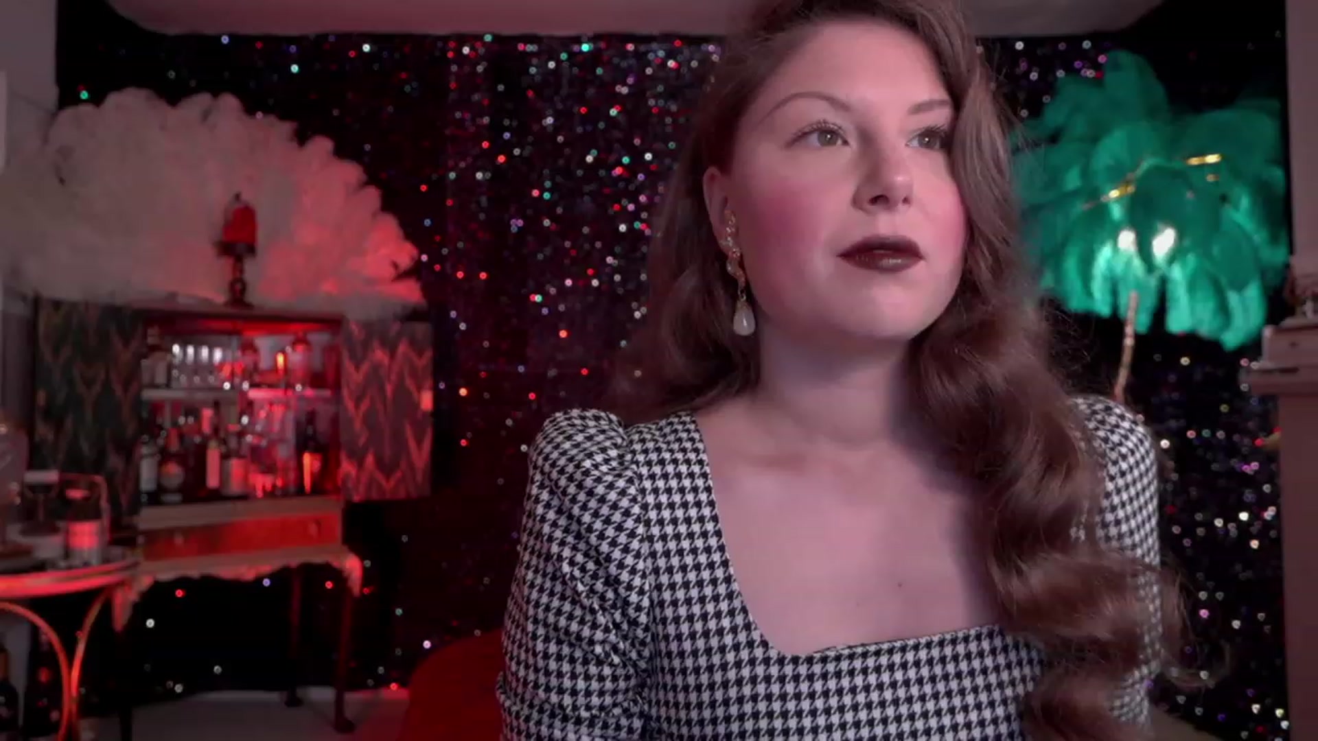 Gallery image thumbnail from AgentTease's myfreecams stream on, 04/07/2023, 24:40 image 1 of 20