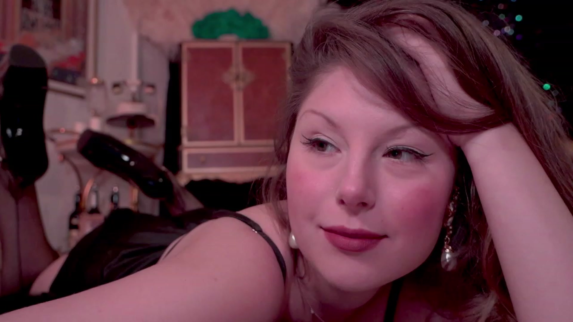 Gallery image thumbnail from AgentTease's myfreecams stream on, 10/27/2023, 24:03 image 8 of 20