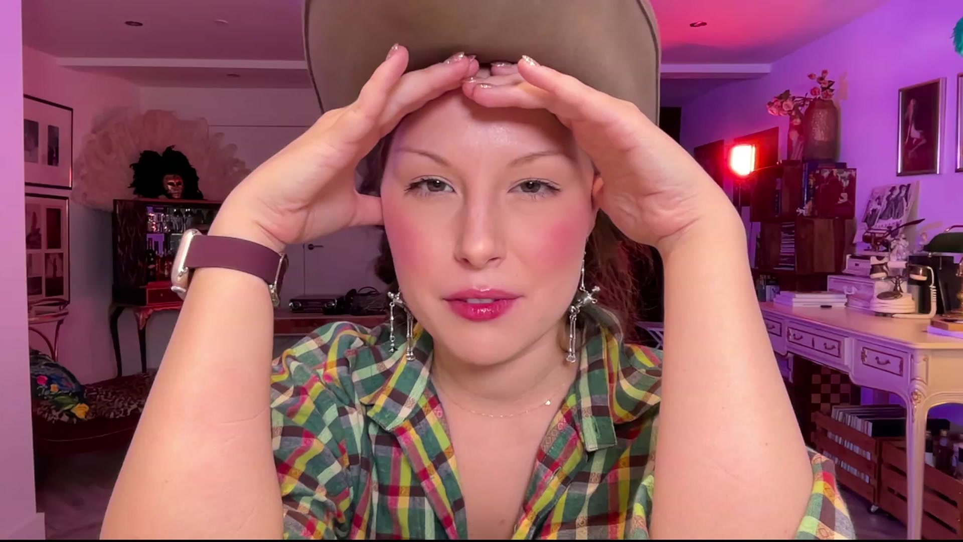 Gallery image thumbnail from AgentTease's myfreecams stream on, 01/21/2024, 01:10 image 17 of 20