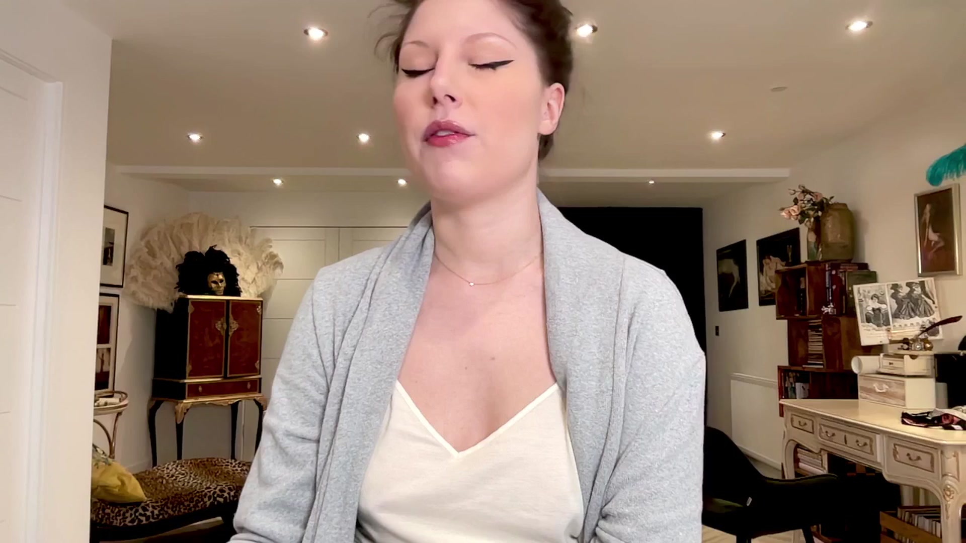Gallery image thumbnail from AgentTease's myfreecams stream on, 04/17/2024, 01:52 image 8 of 20