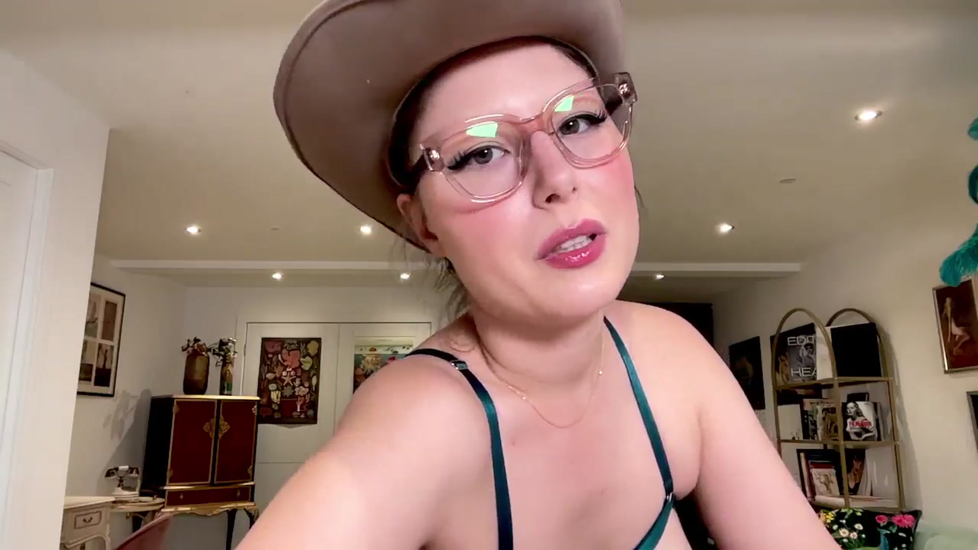 Gallery image thumbnail from AgentTease's myfreecams stream on, 07/20/2024, 03:34 image 13 of 20