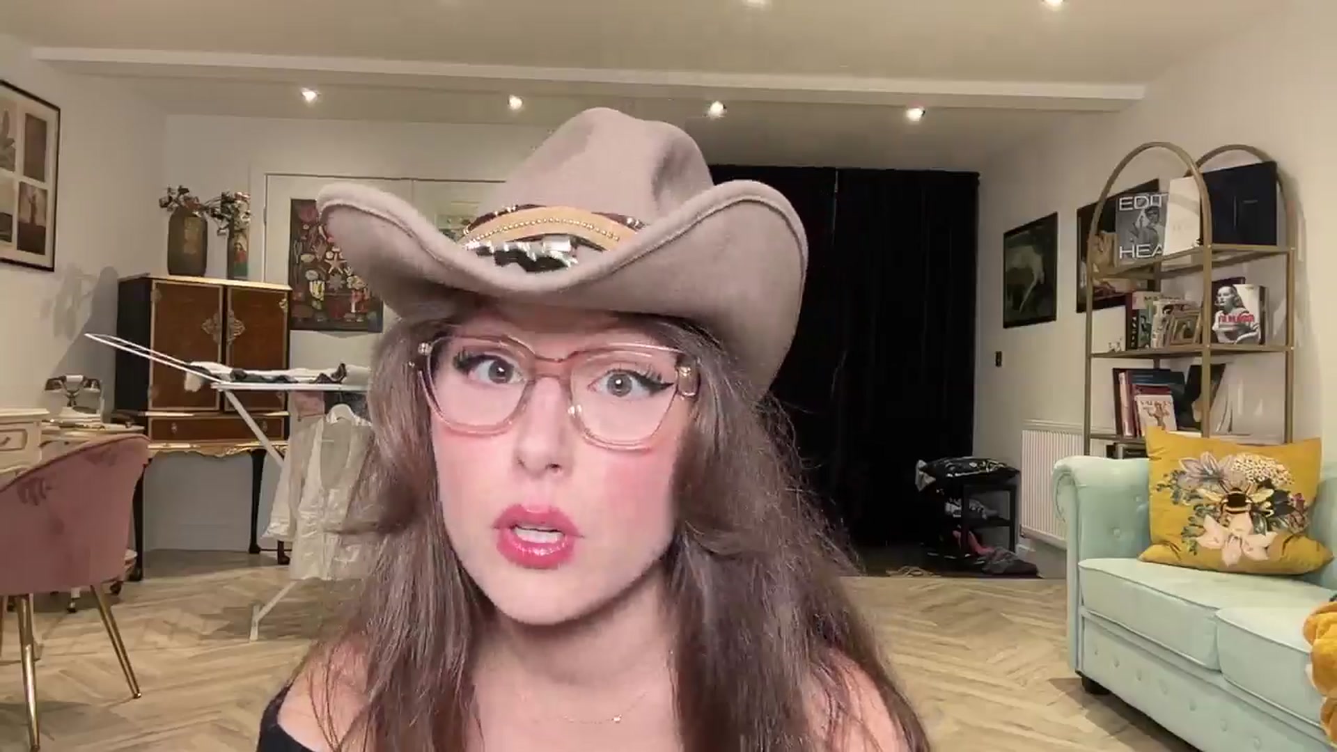 Gallery image thumbnail from AgentTease's myfreecams stream on, 07/21/2024, 03:11 image 12 of 20