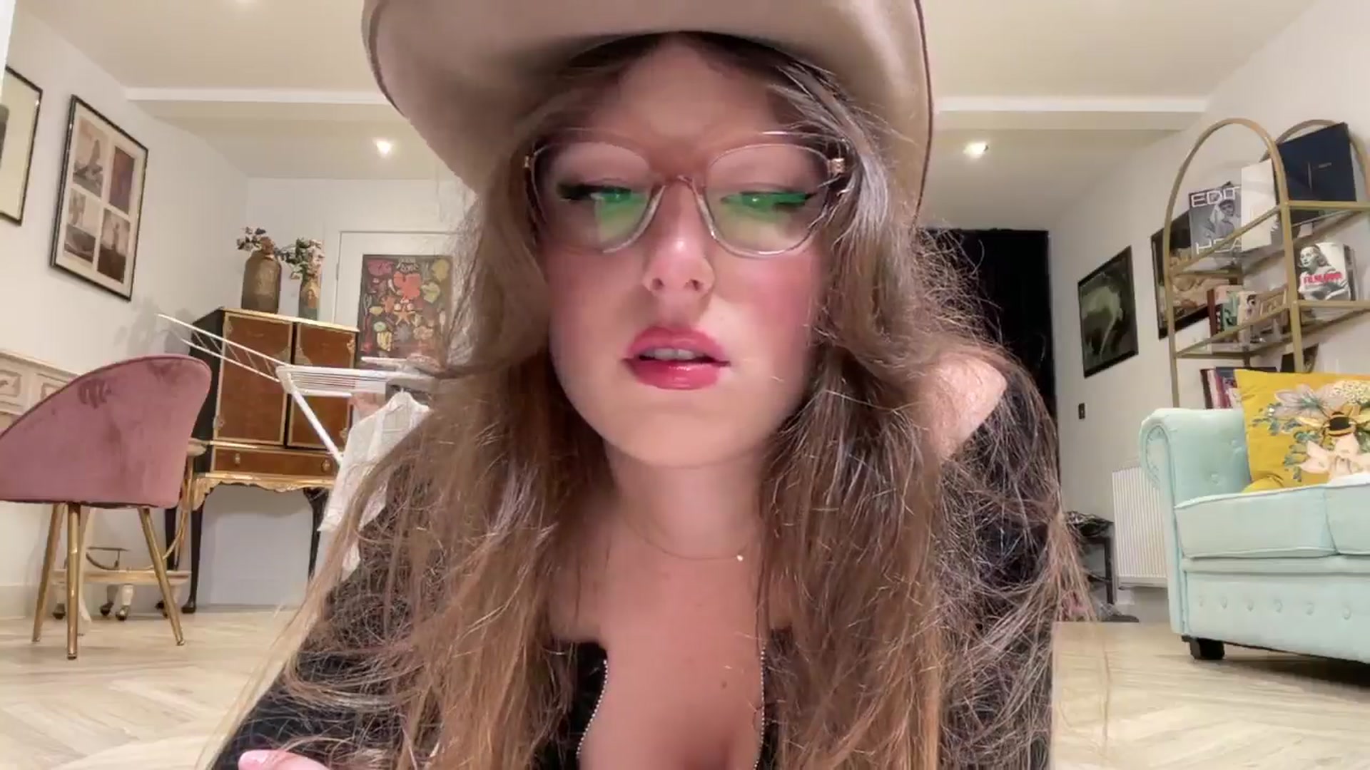 Gallery image thumbnail from AgentTease's myfreecams stream on, 07/21/2024, 03:11 image 17 of 20
