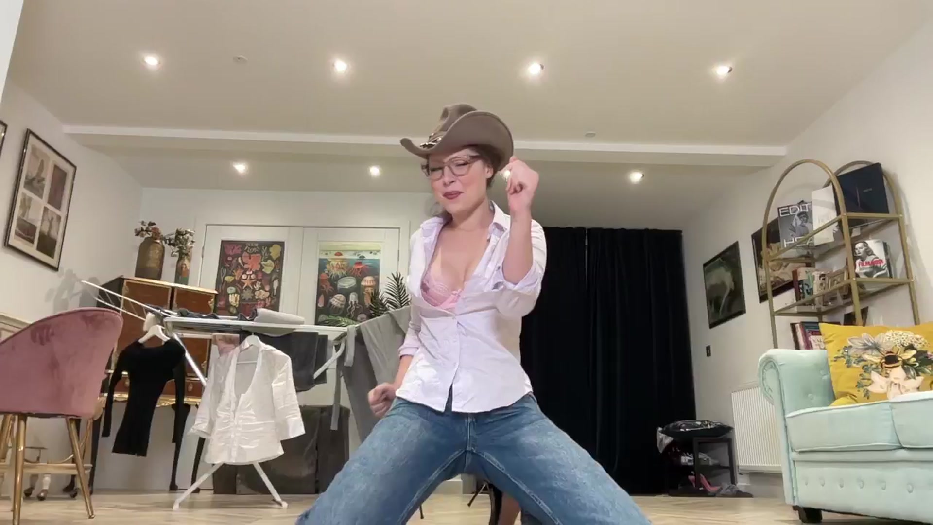 Gallery image thumbnail from AgentTease's myfreecams stream on, 07/21/2024, 03:11 image 7 of 20