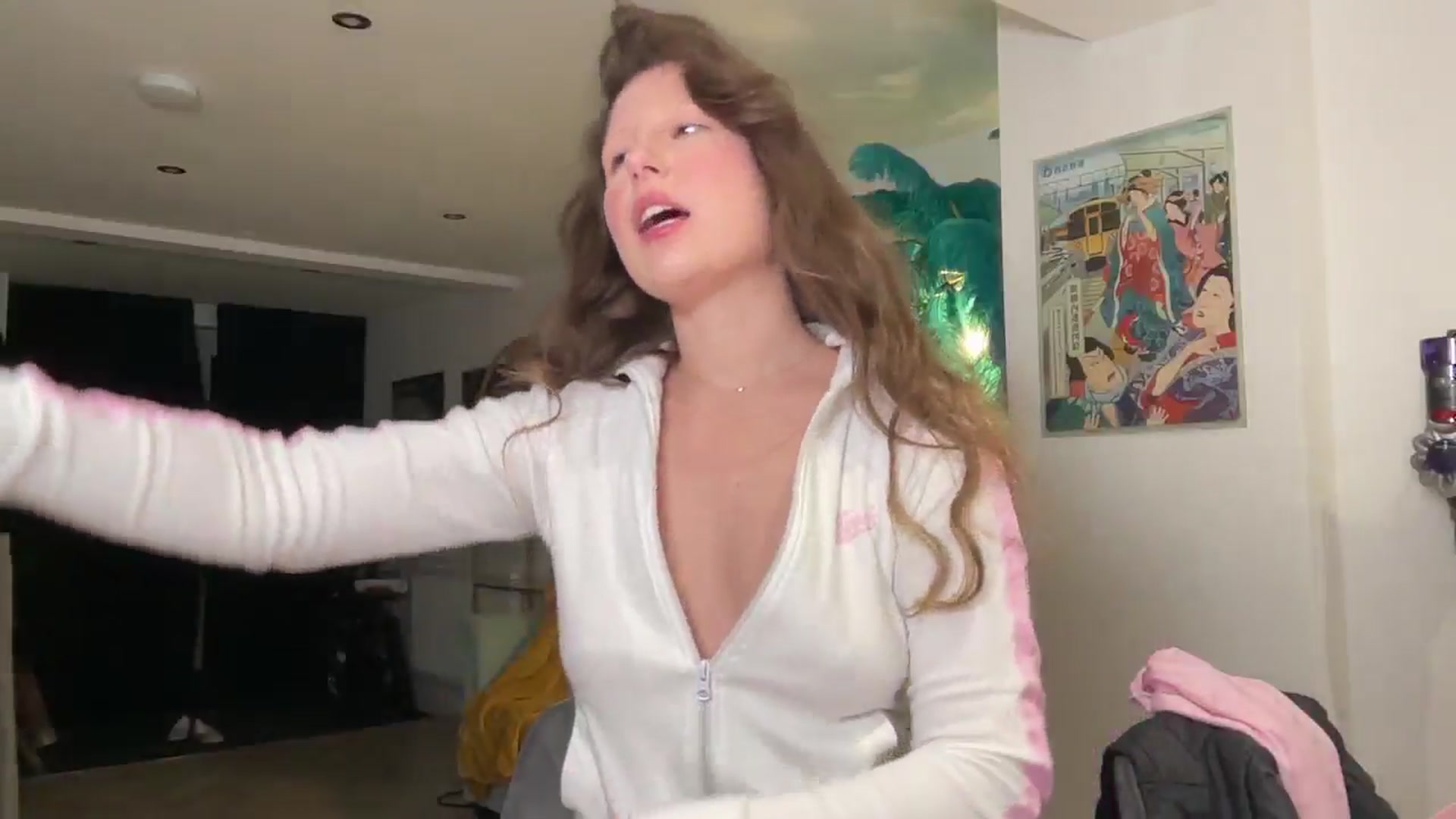 Gallery image thumbnail from AgentTease's myfreecams stream on, 10/15/2024, 01:33 image 20 of 20
