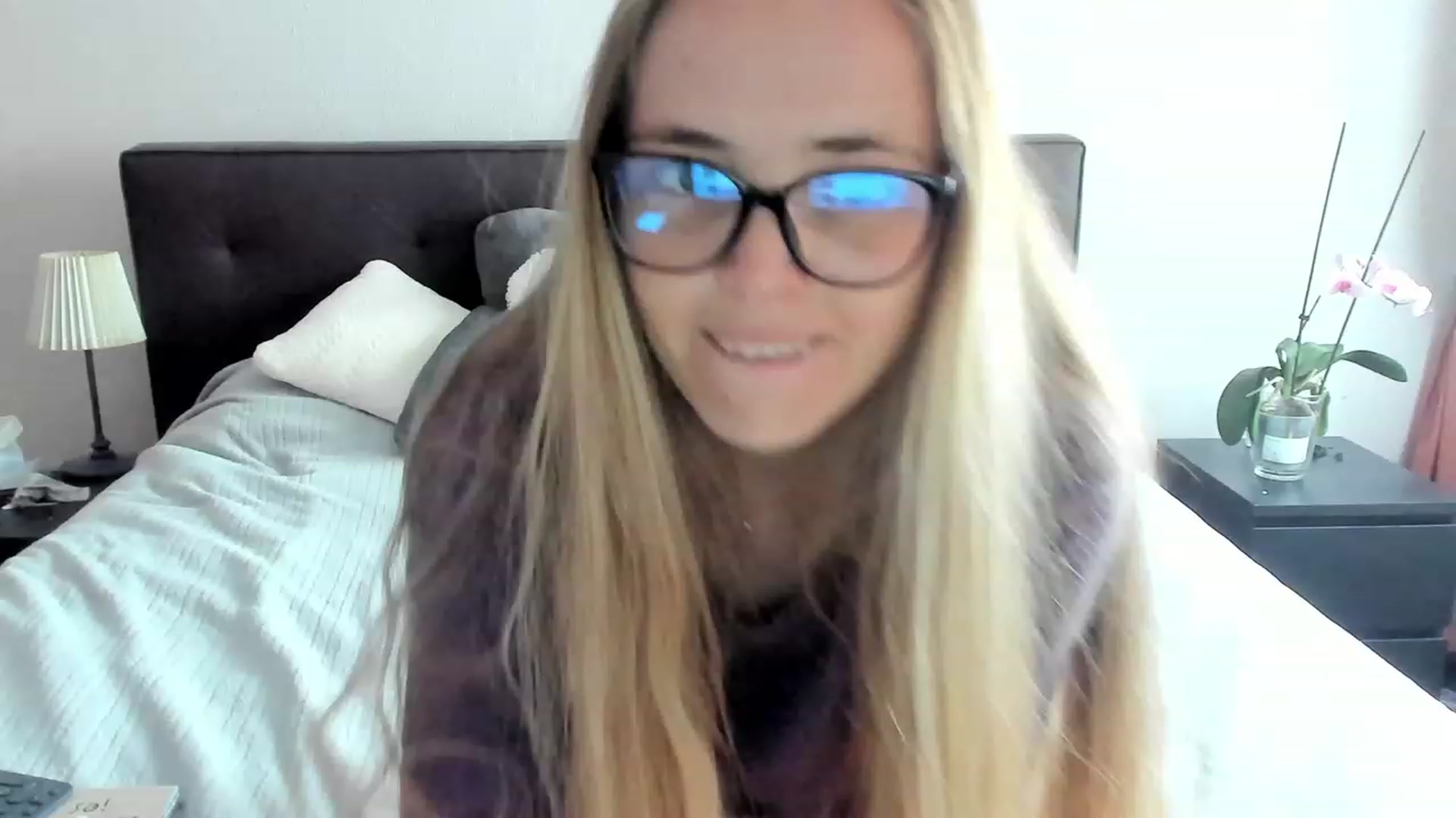 Gallery image thumbnail from Agent_Mia's myfreecams stream on, 05/21/2023, 15:02 image 14 of 20