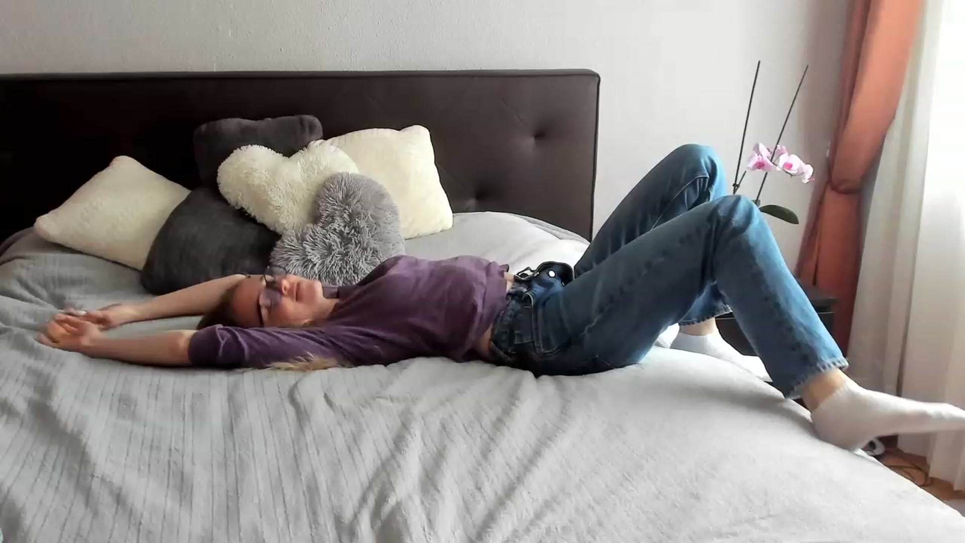 Gallery image thumbnail from Agent_Mia's myfreecams stream on, 05/21/2023, 15:02 image 3 of 20