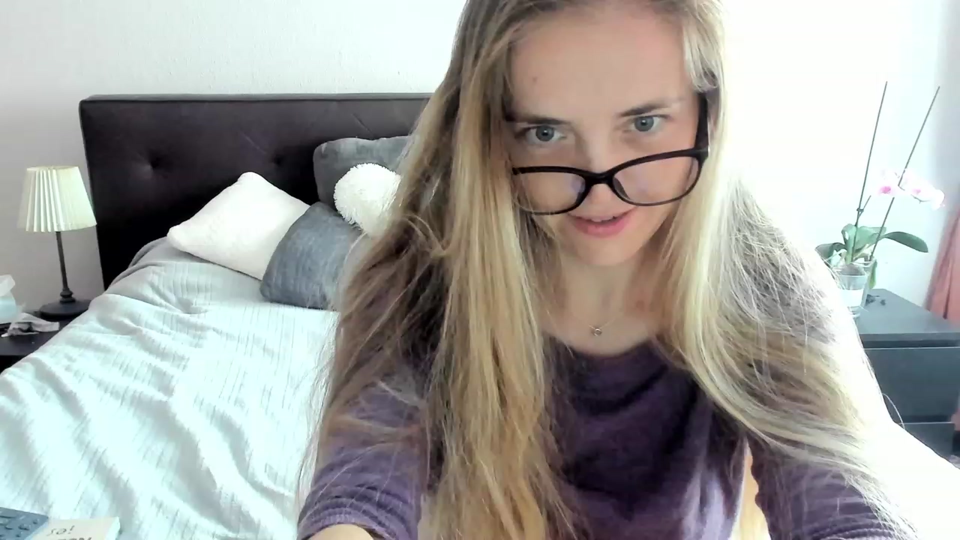 Gallery image thumbnail from Agent_Mia's myfreecams stream on, 05/21/2023, 15:02 image 9 of 20