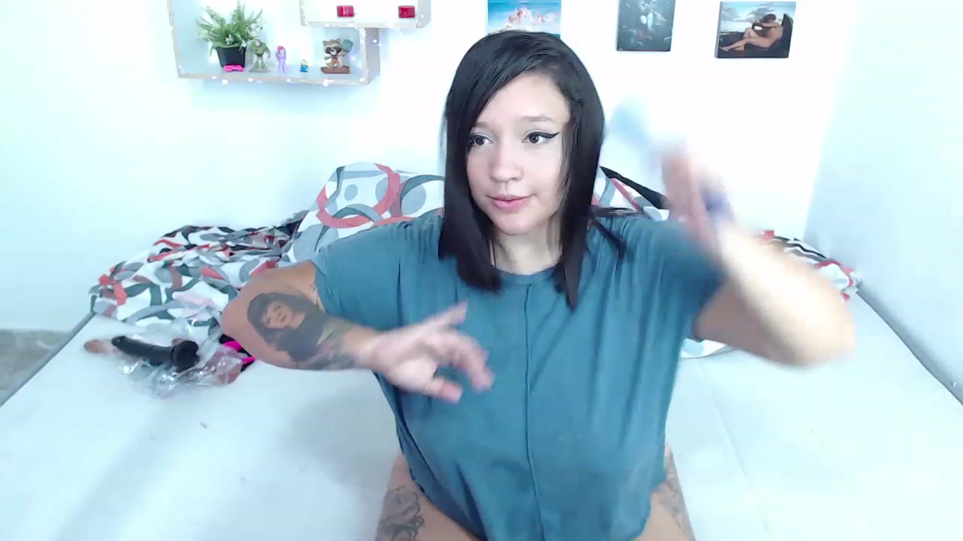 Gallery image thumbnail from Agoodtime2X's myfreecams stream on, 11/22/2022, 05:04 image 10 of 20
