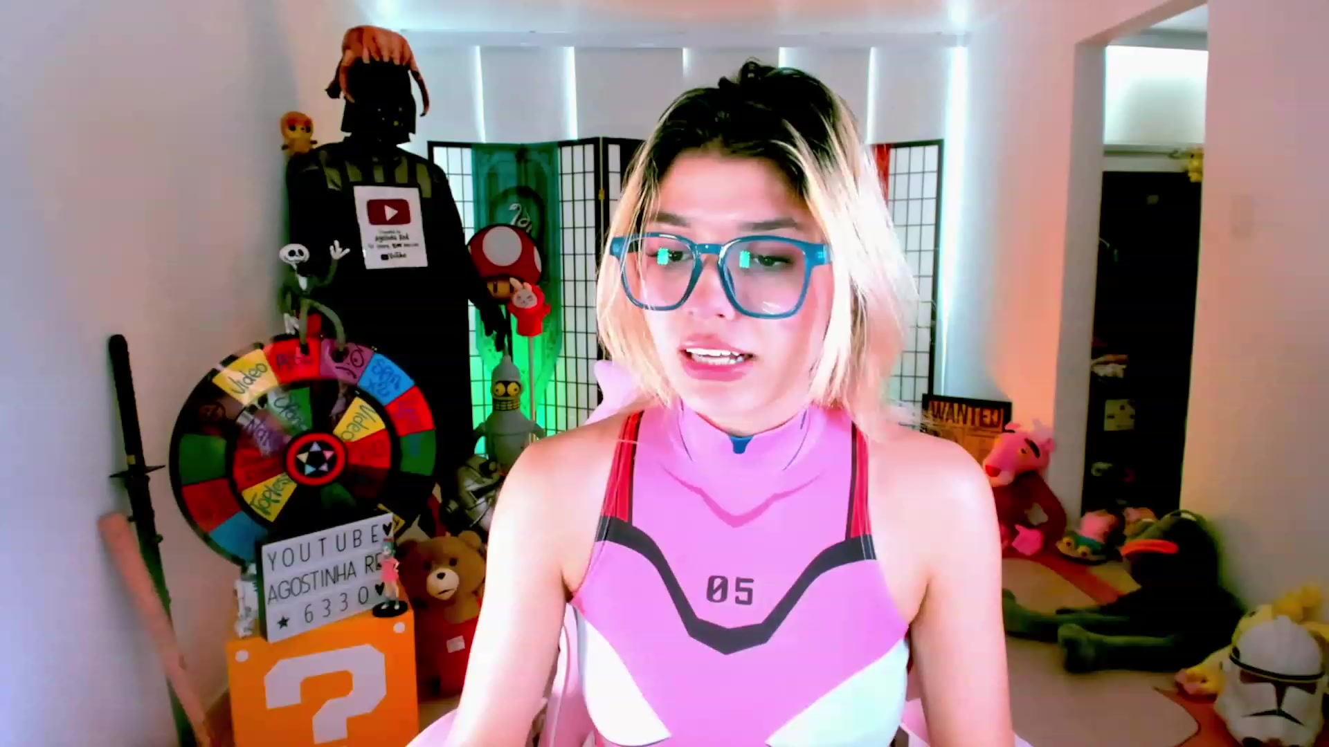 Gallery image thumbnail from Agostinha_Red's myfreecams stream on, 11/14/2022, 16:49 image 5 of 20