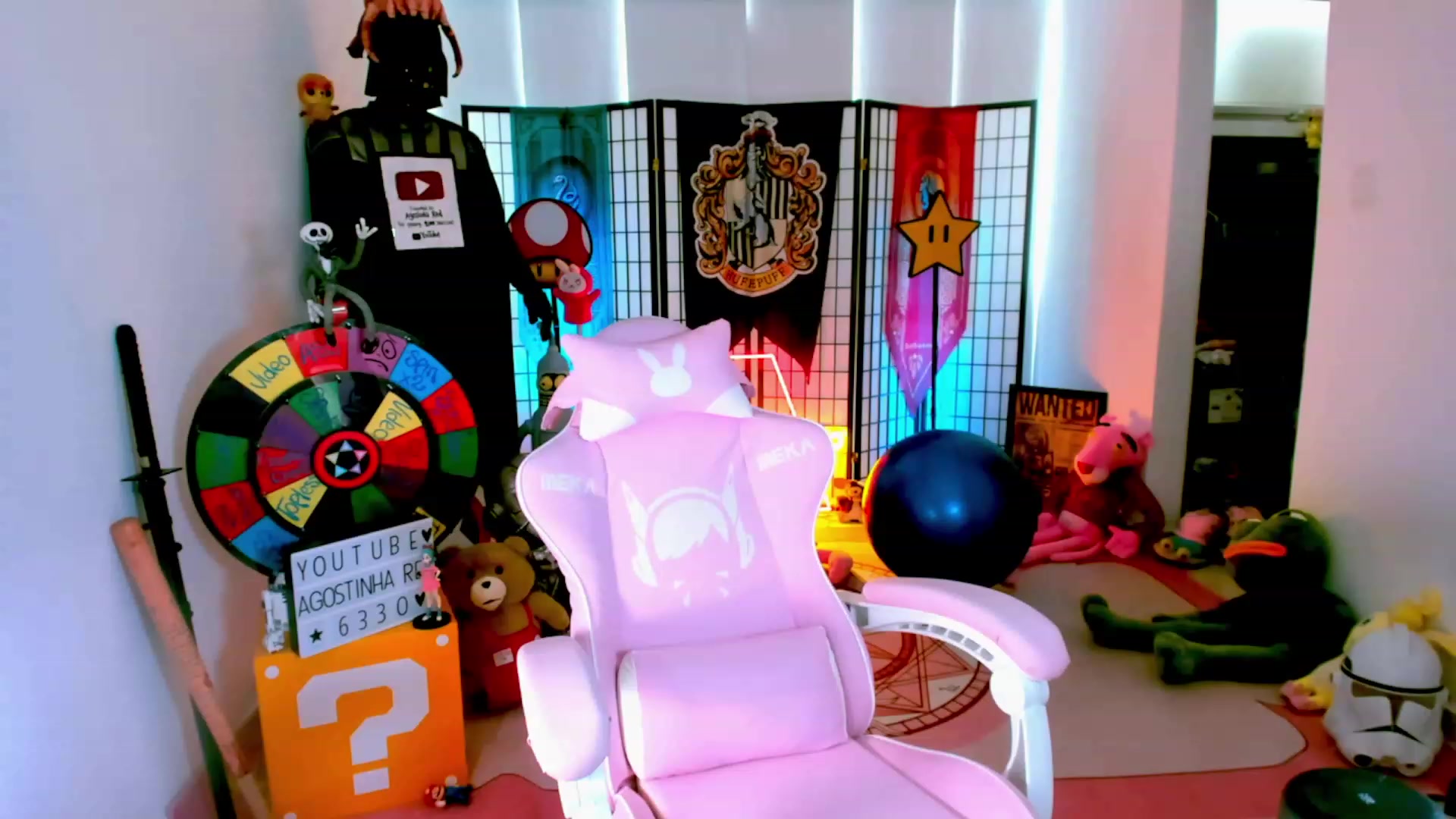 Gallery image thumbnail from Agostinha_Red's myfreecams stream on, 11/14/2022, 16:49 image 3 of 20
