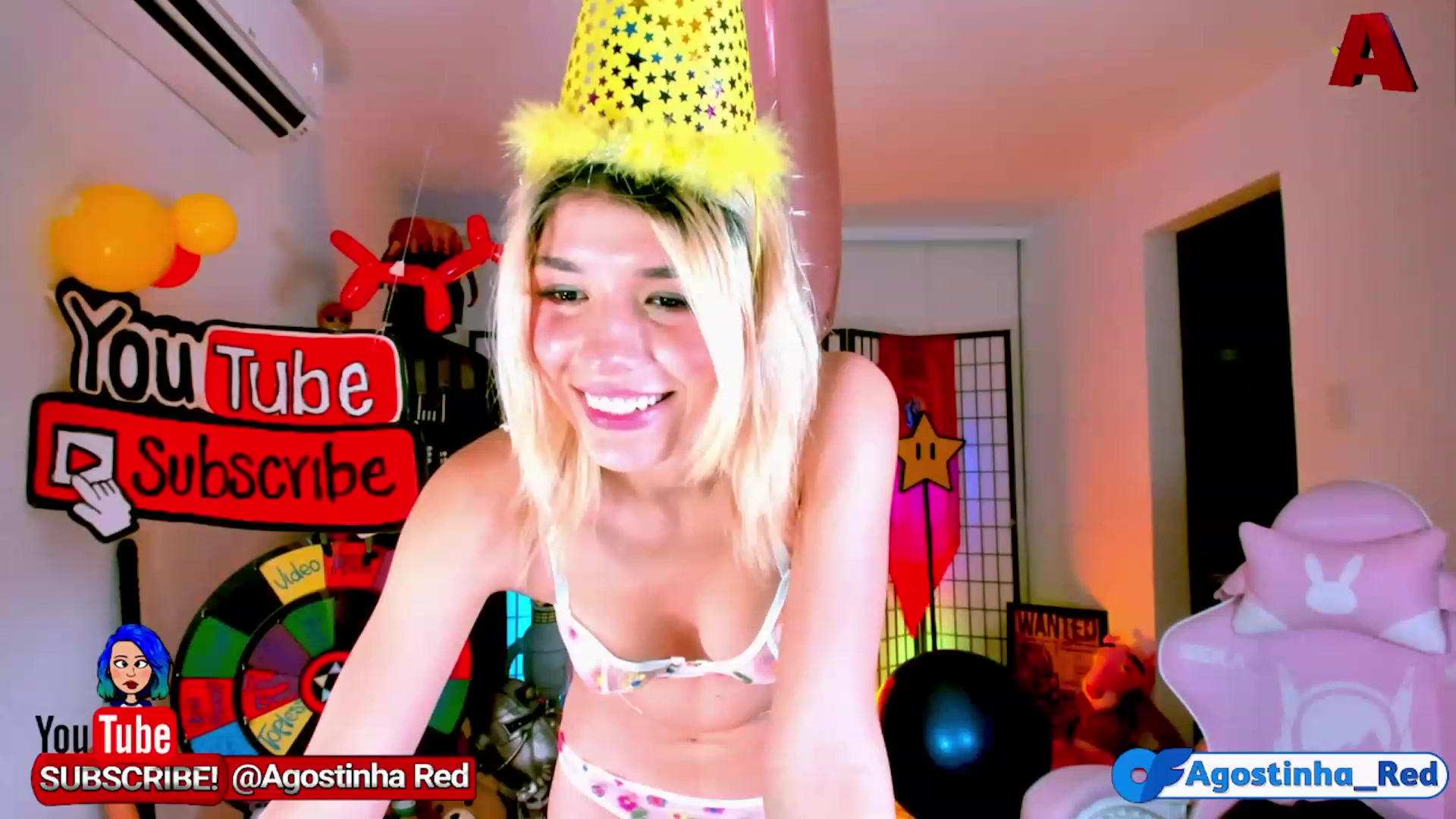 Gallery image thumbnail from Agostinha_Red's myfreecams stream on, 11/16/2022, 02:02 image 12 of 20