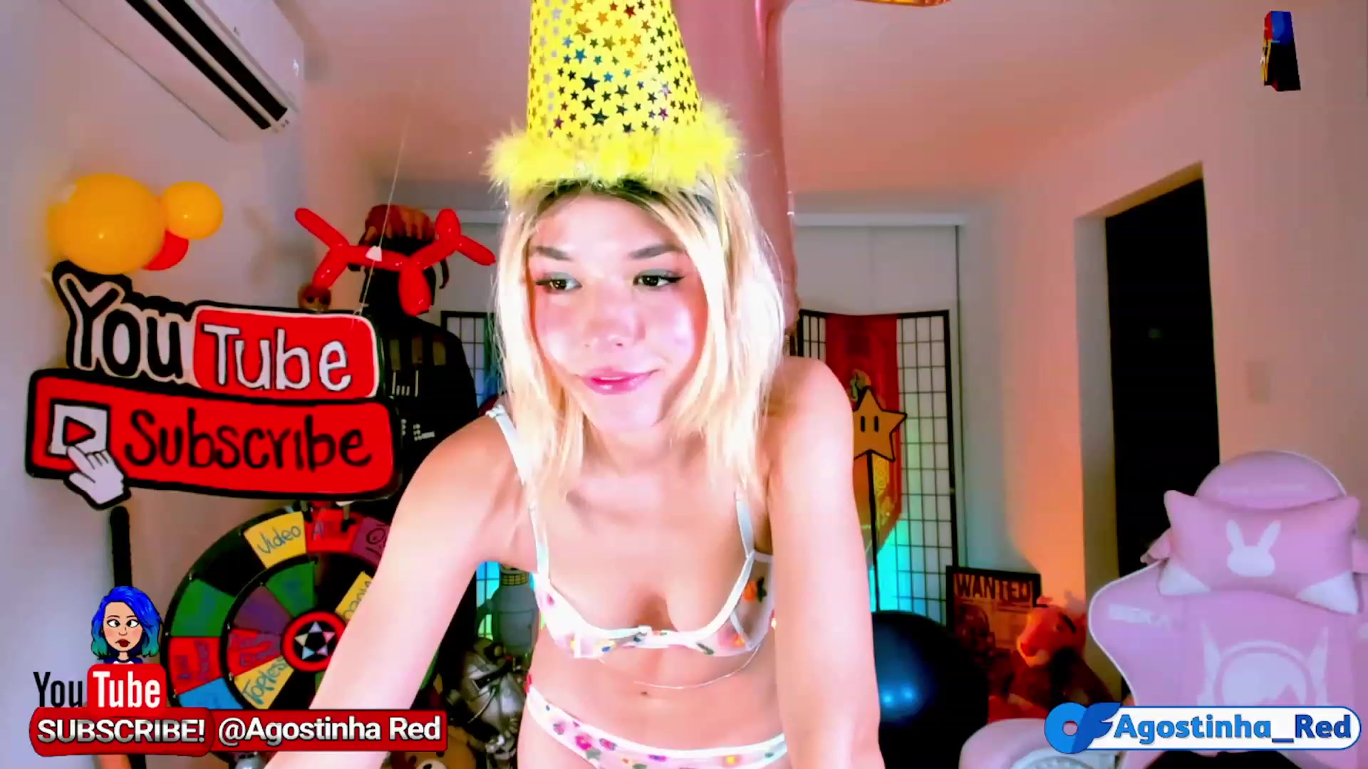Gallery image thumbnail from Agostinha_Red's myfreecams stream on, 11/16/2022, 02:02 image 11 of 20