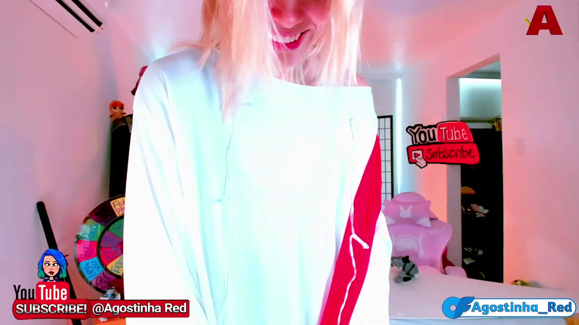 Gallery image thumbnail from Agostinha_Red's myfreecams stream on, 11/24/2022, 16:15 image 16 of 20