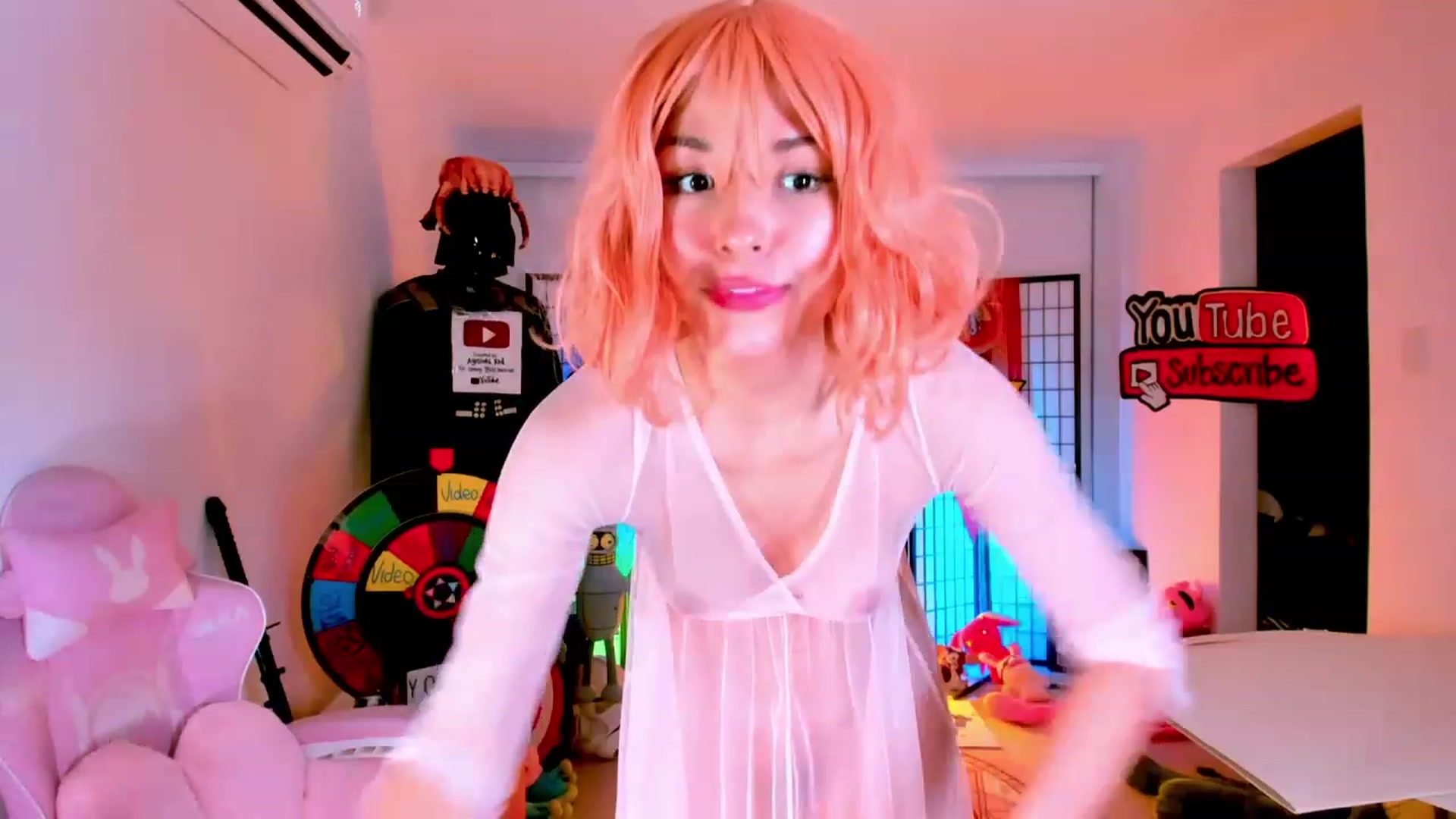 Gallery image thumbnail from Agostinha_Red's myfreecams stream on, 12/05/2022, 24:05 image 5 of 20