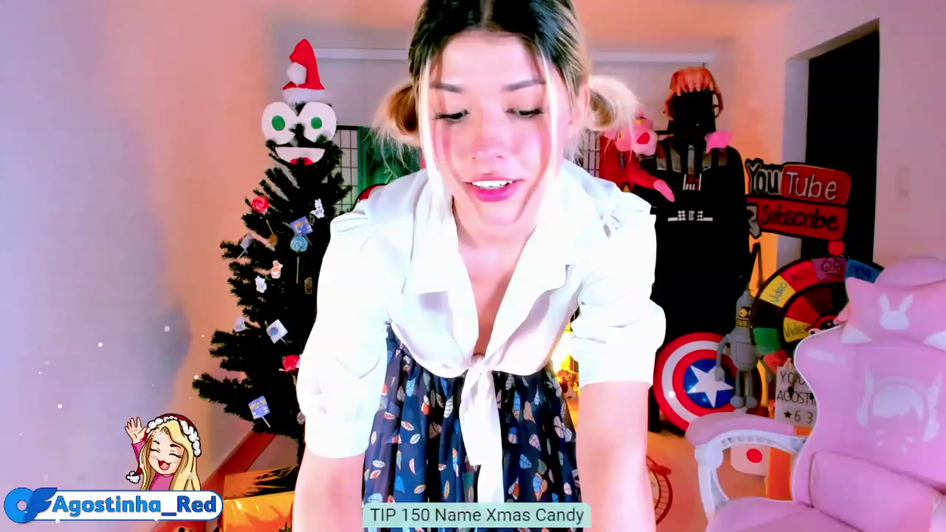 Gallery image thumbnail from Agostinha_Red's myfreecams stream on, 12/10/2022, 23:43 image 16 of 20