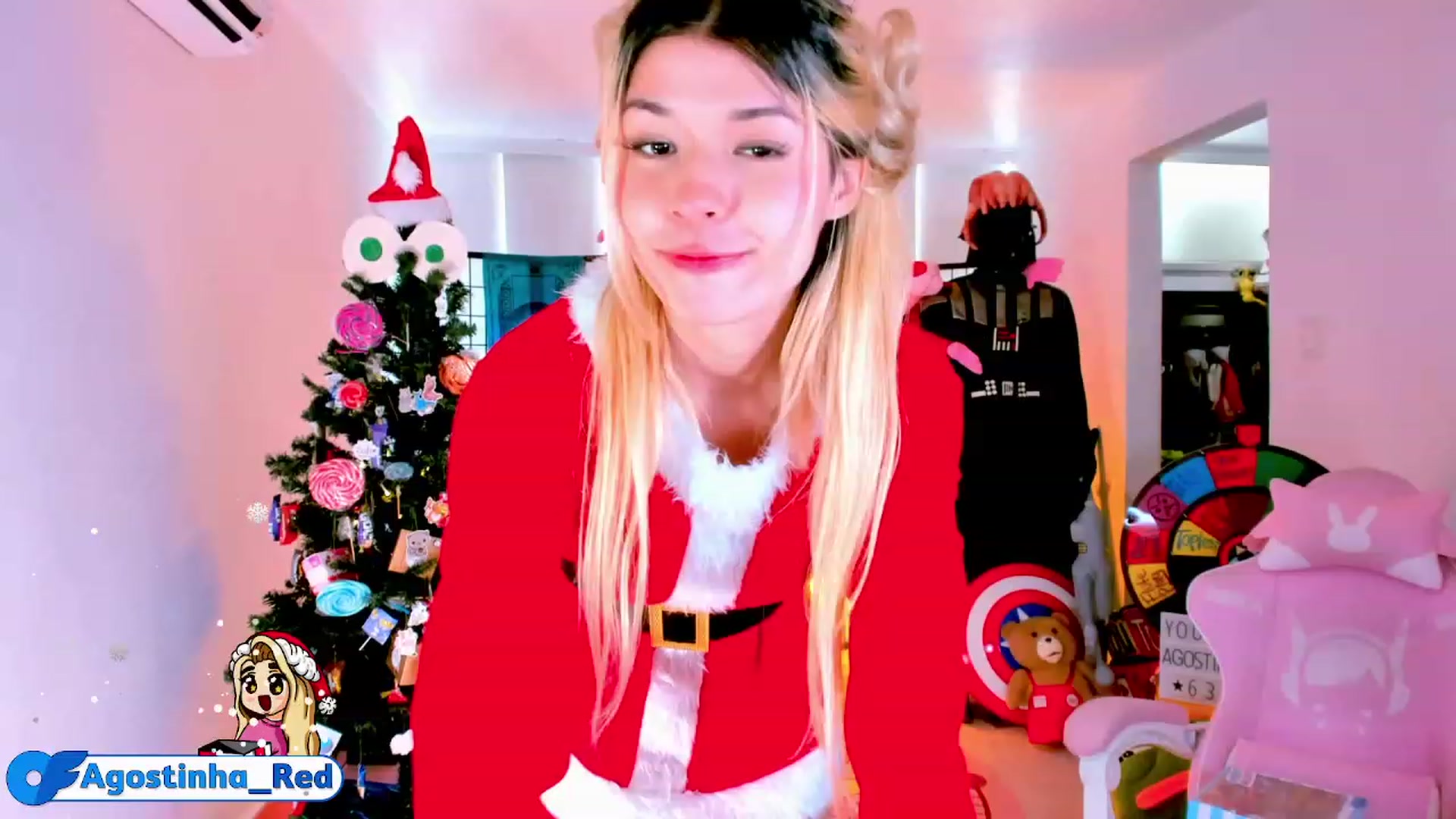 Gallery image thumbnail from Agostinha_Red's myfreecams stream on, 12/24/2022, 17:04 image 12 of 20