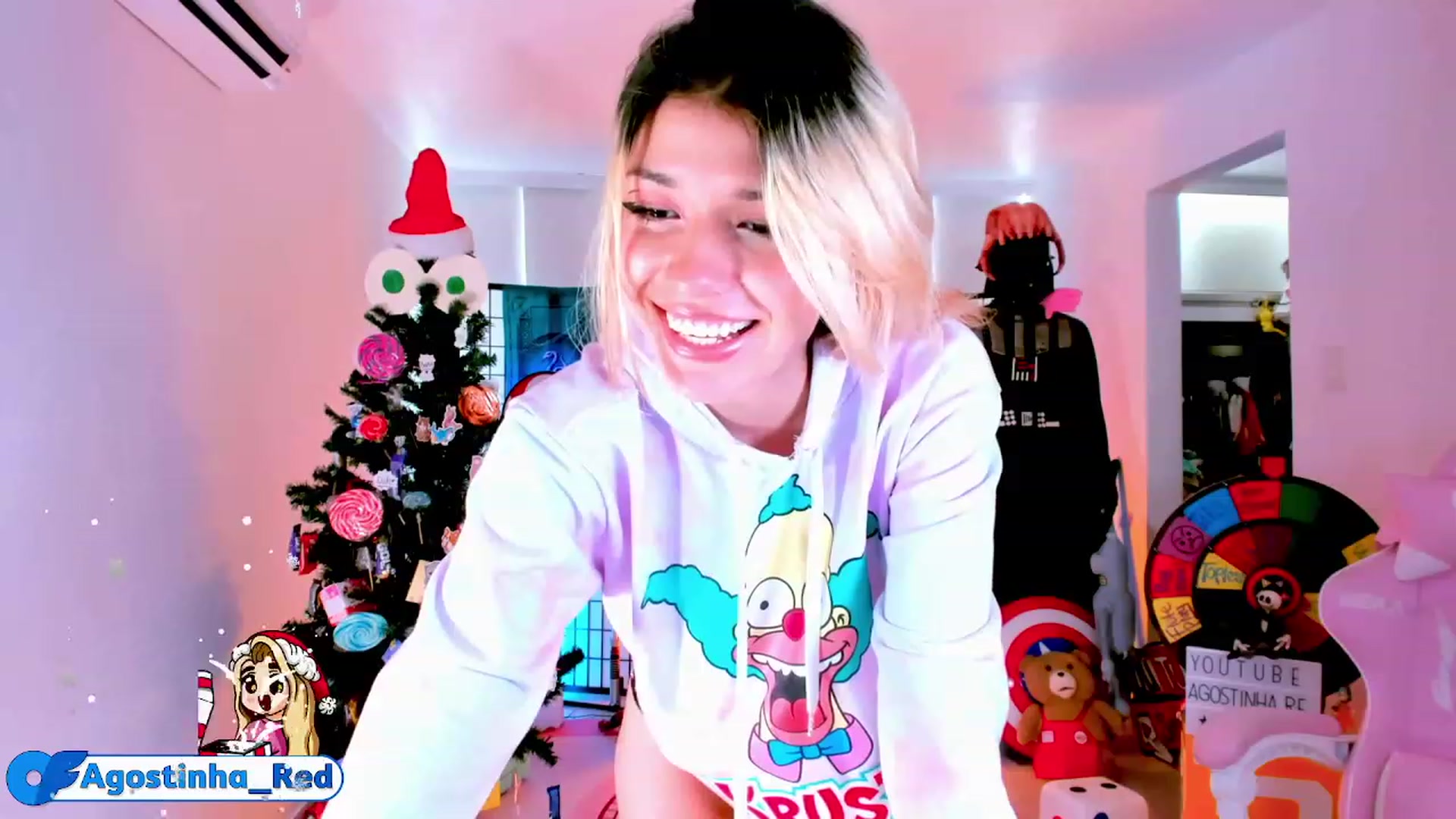 Gallery image thumbnail from Agostinha_Red's myfreecams stream on, 12/26/2022, 16:50 image 3 of 20