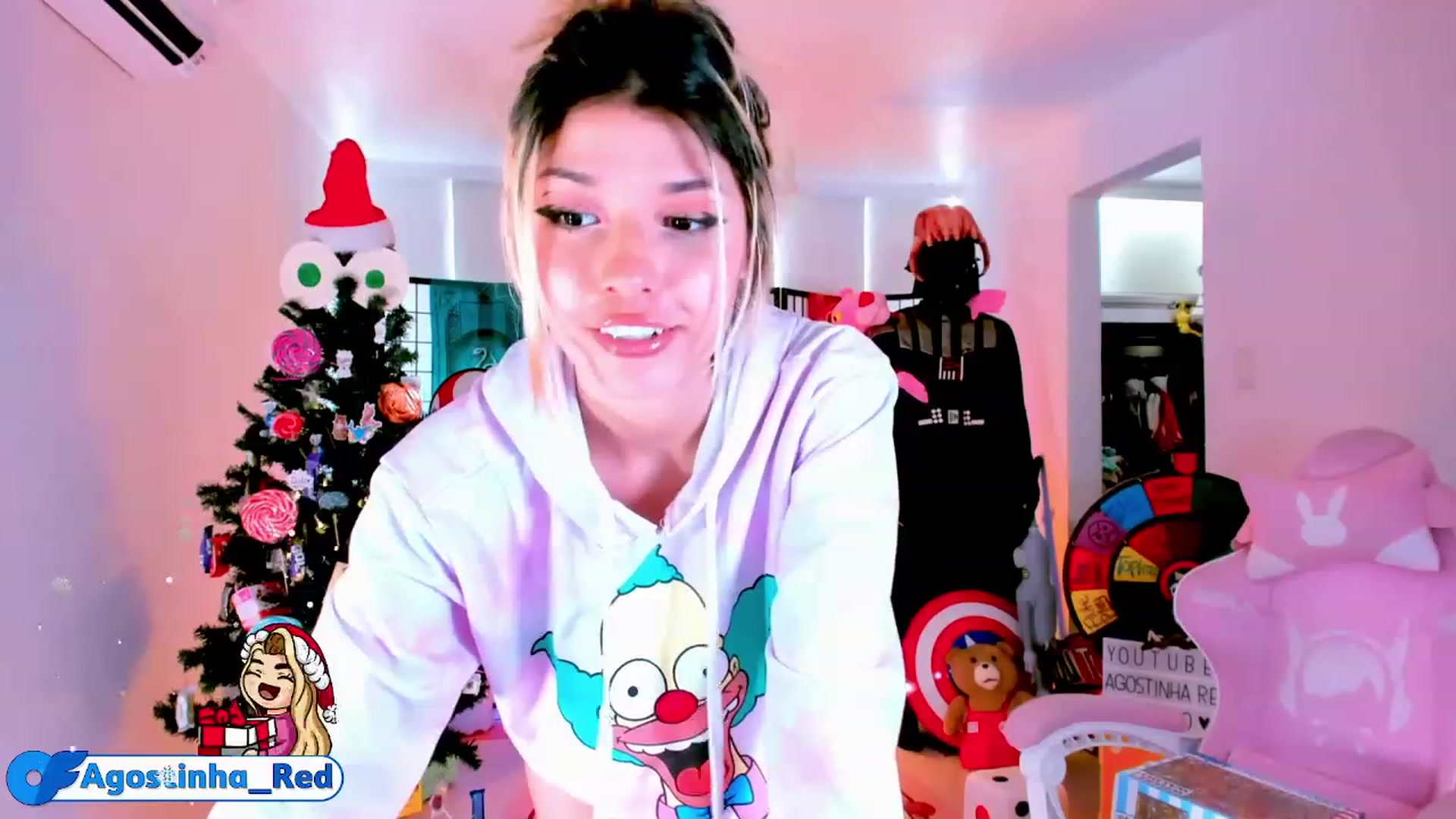 Gallery image thumbnail from Agostinha_Red's myfreecams stream on, 12/26/2022, 16:50 image 12 of 20