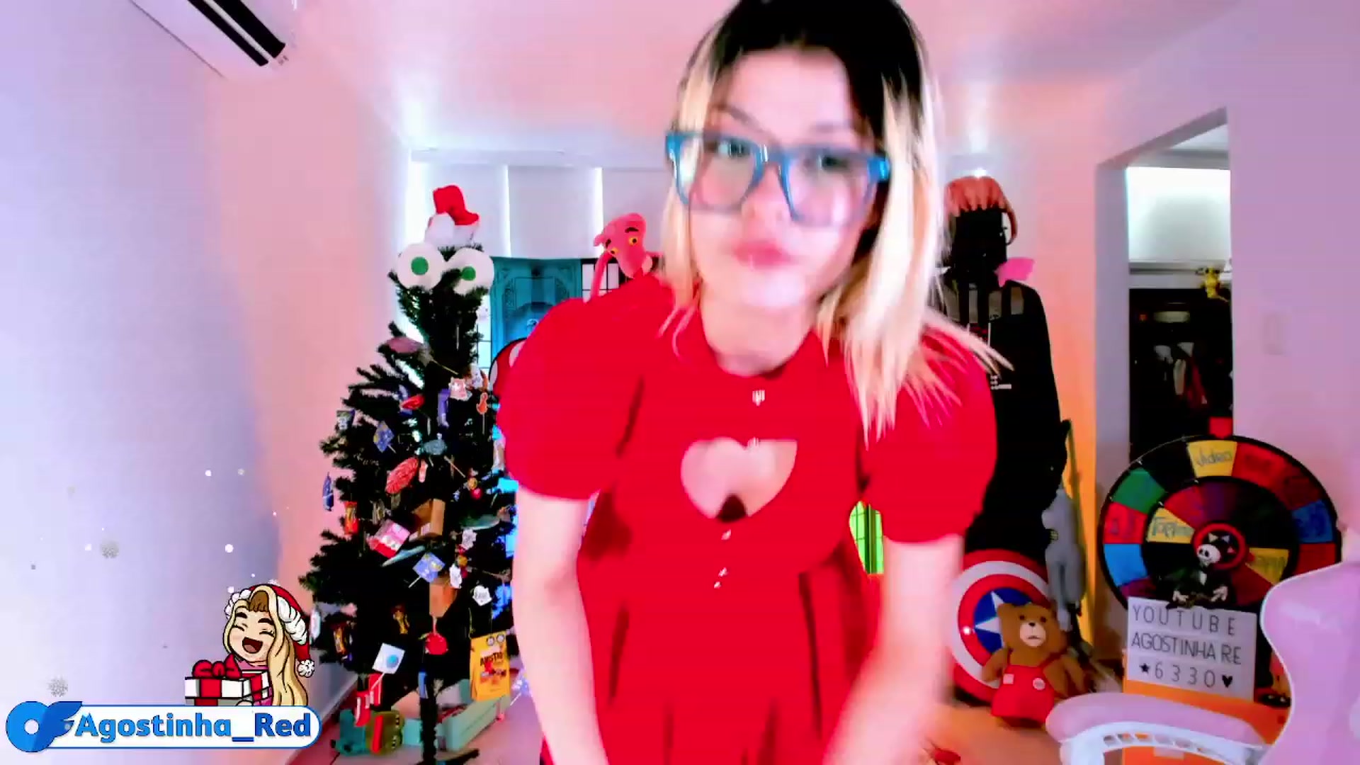 Gallery image thumbnail from Agostinha_Red's myfreecams stream on, 12/29/2022, 16:36 image 15 of 20