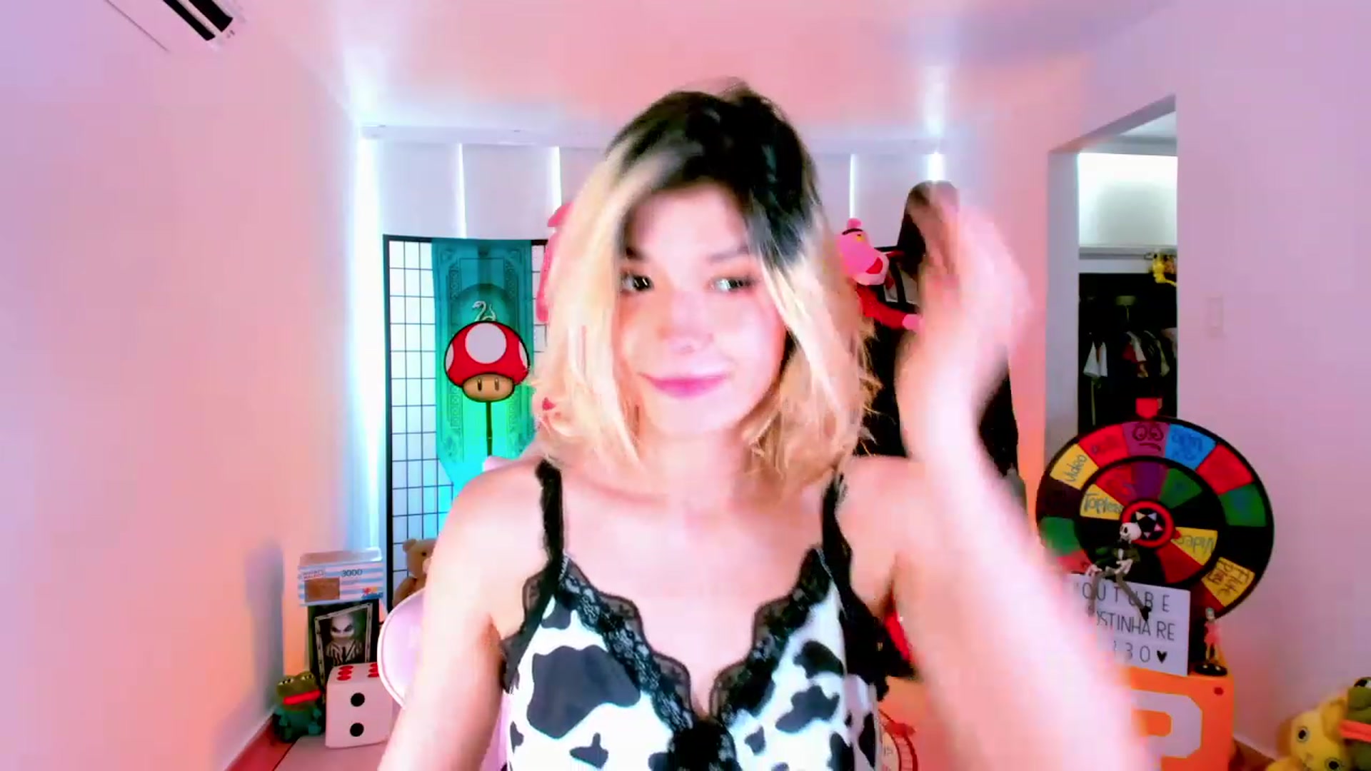 Gallery image thumbnail from Agostinha_Red's myfreecams stream on, 01/17/2023, 15:48 image 15 of 20