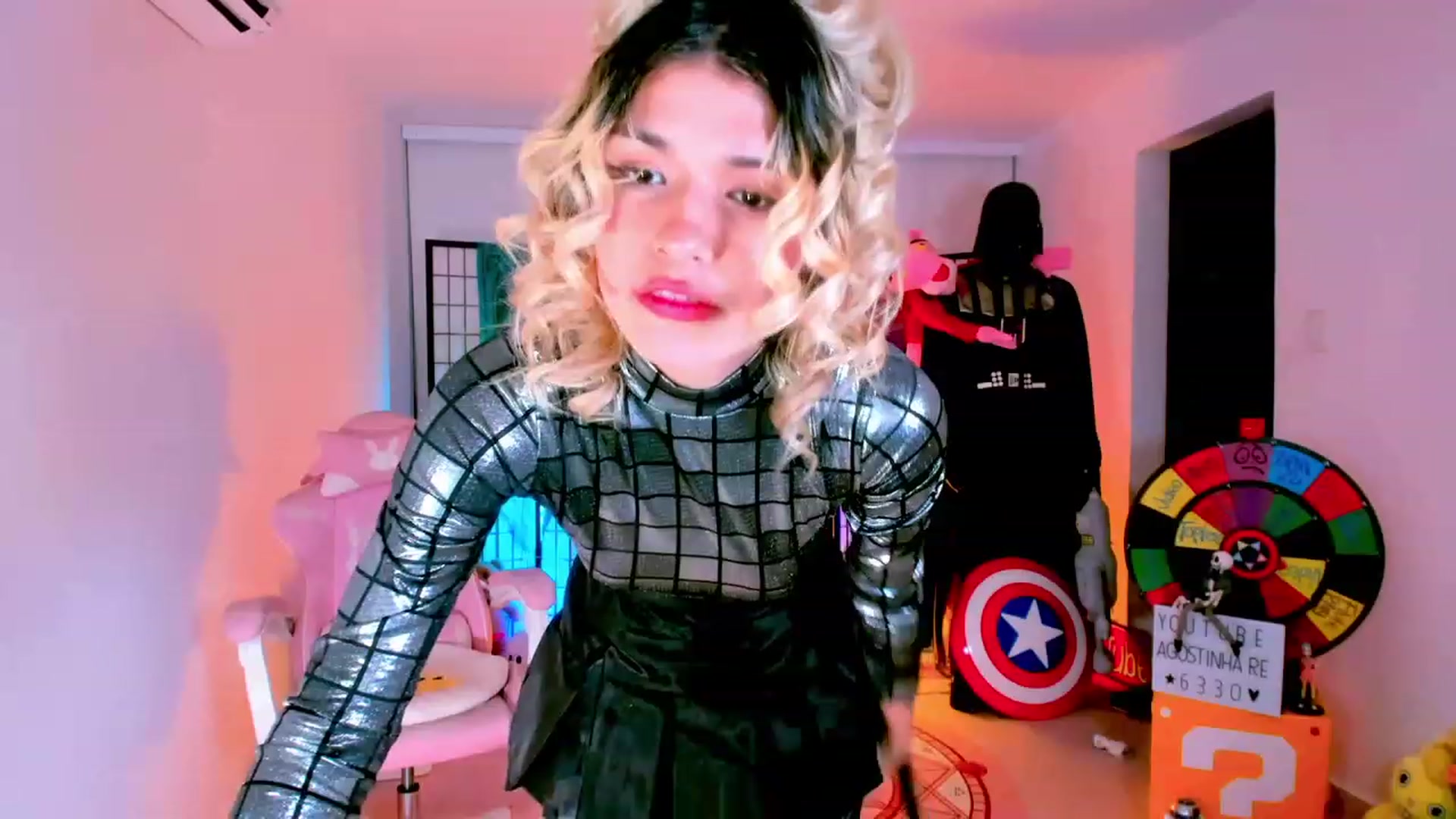 Gallery image thumbnail from Agostinha_Red's myfreecams stream on, 01/19/2023, 01:43 image 3 of 20