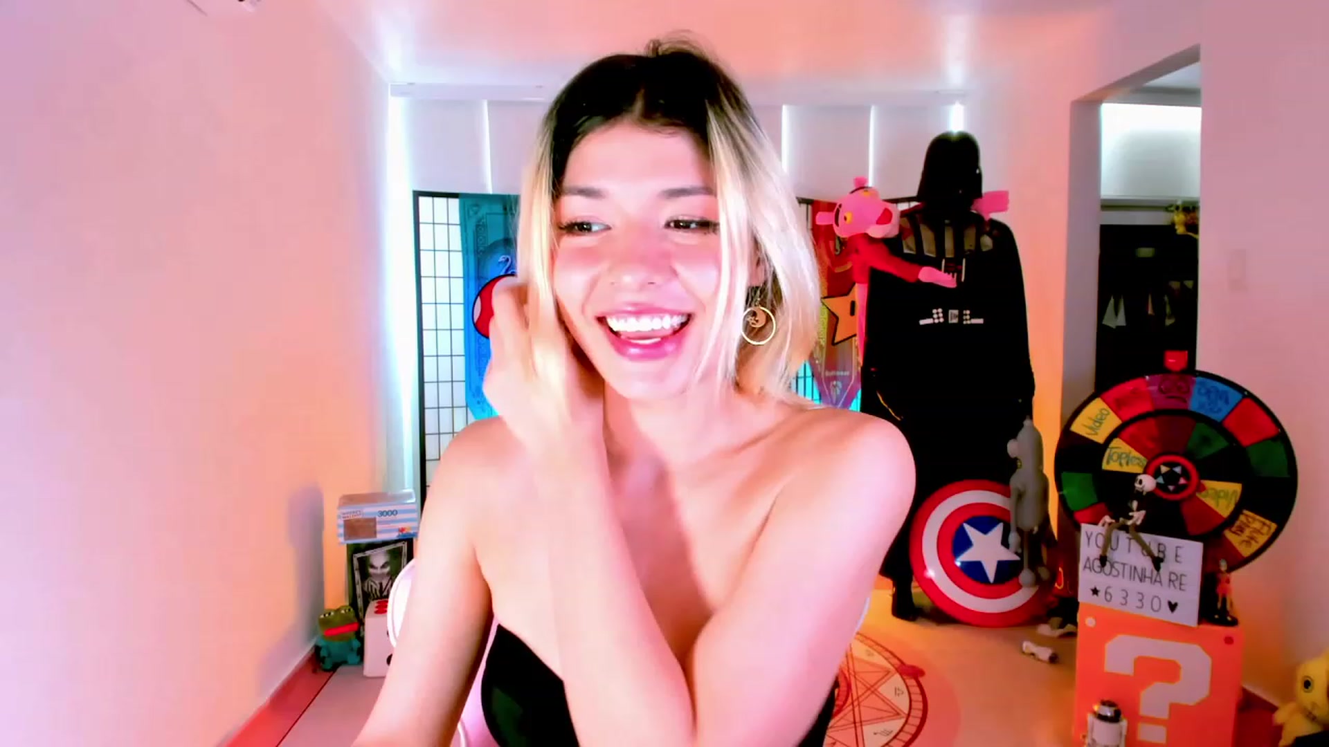 Gallery image thumbnail from Agostinha_Red's myfreecams stream on, 01/20/2023, 15:24 image 3 of 20