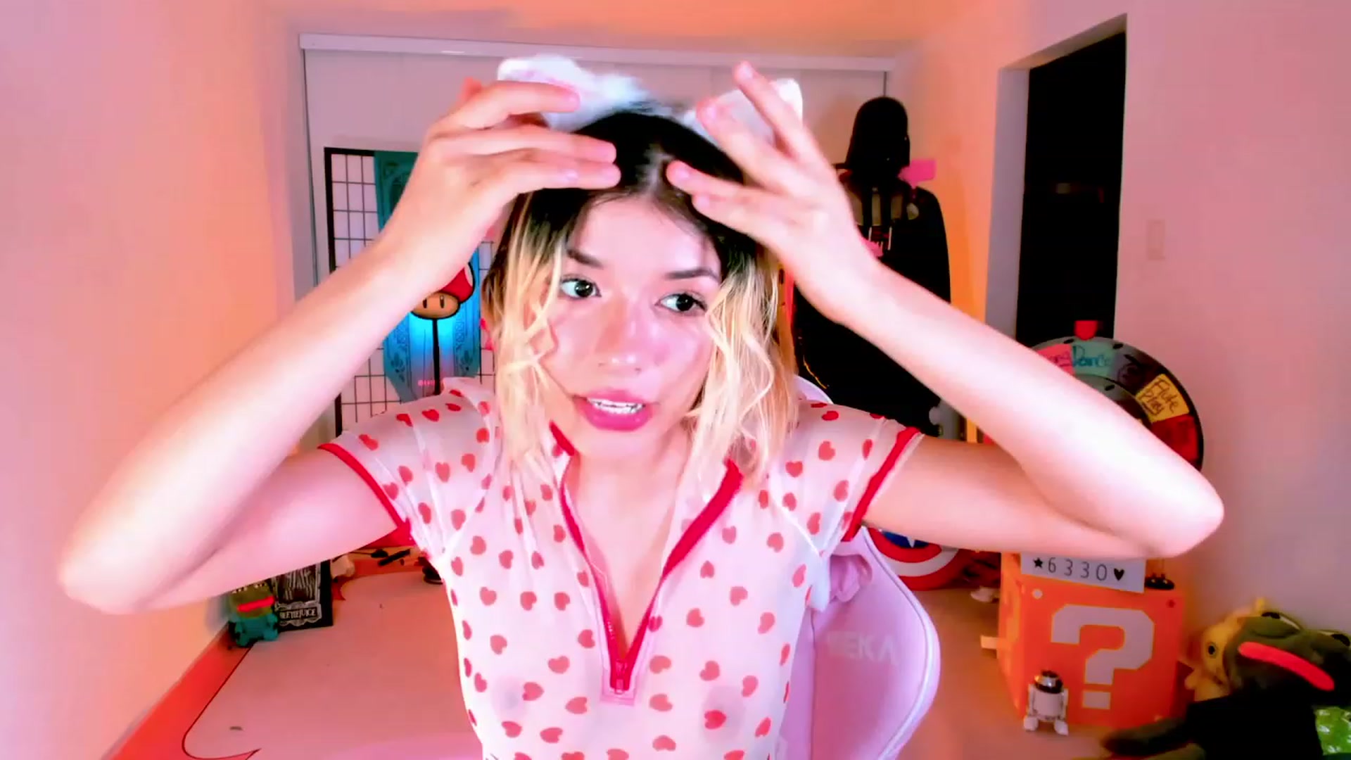 Gallery image thumbnail from Agostinha_Red's myfreecams stream on, 01/22/2023, 24:02 image 20 of 20