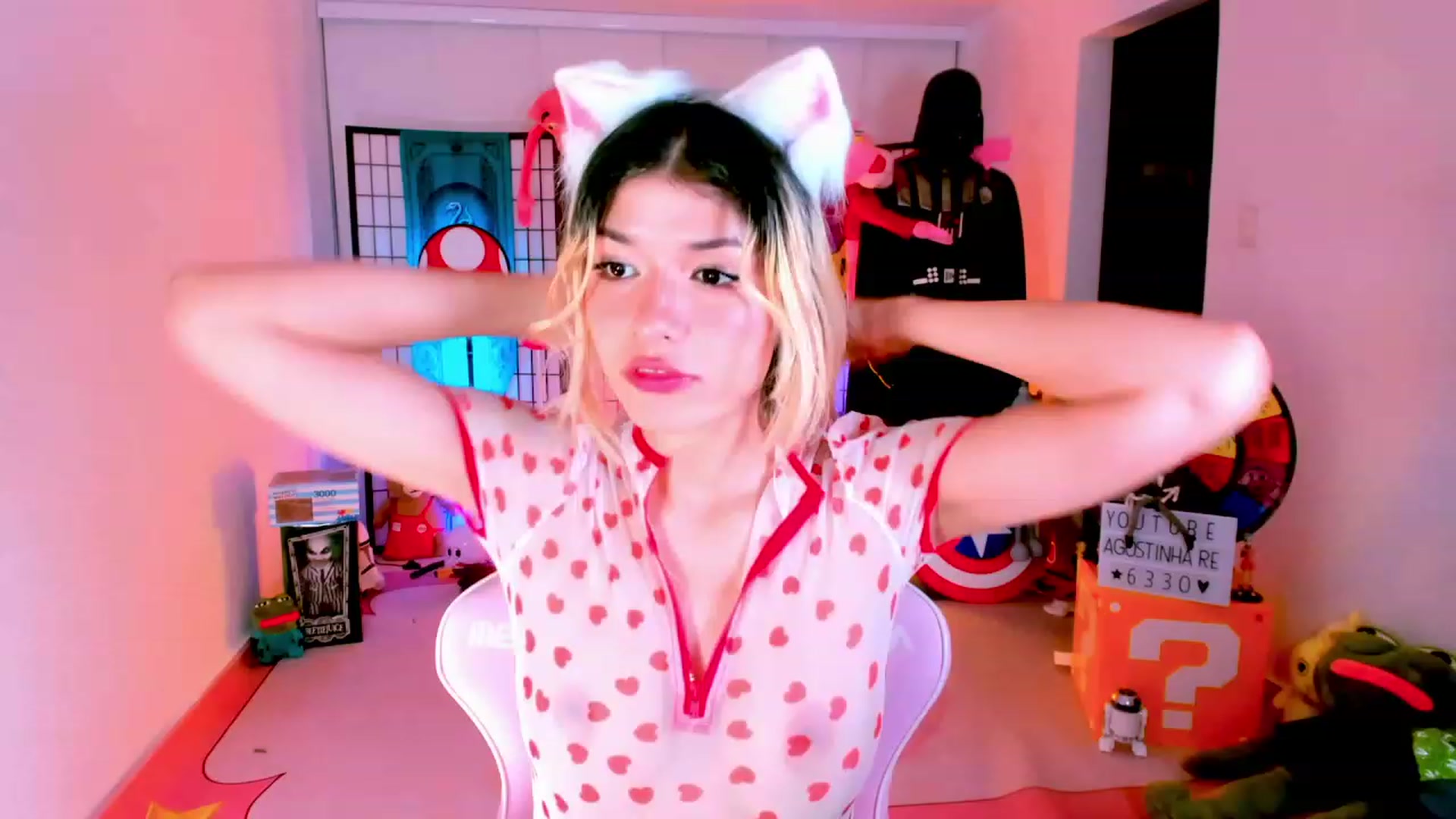 Gallery image thumbnail from Agostinha_Red's myfreecams stream on, 01/22/2023, 24:02 image 6 of 20