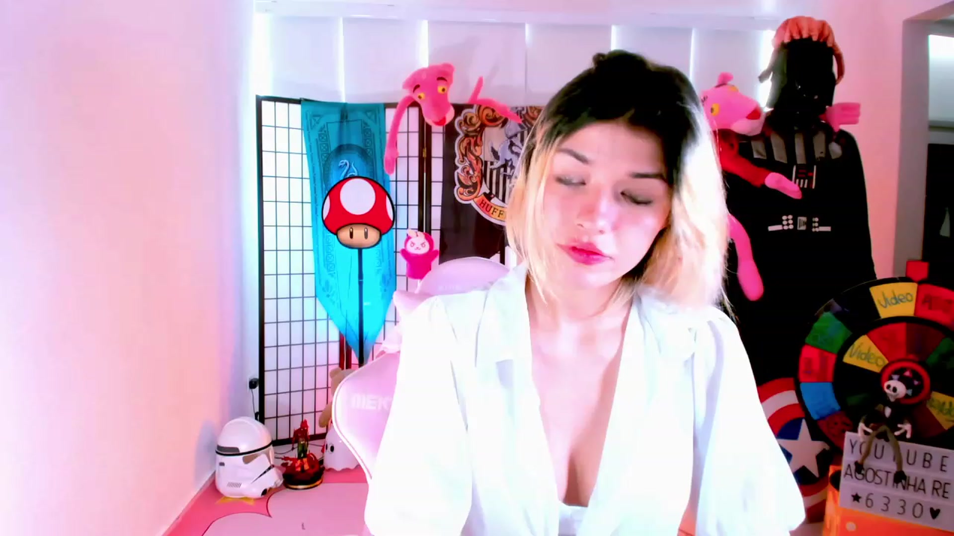 Gallery image thumbnail from Agostinha_Red's myfreecams stream on, 01/30/2023, 15:24 image 16 of 20