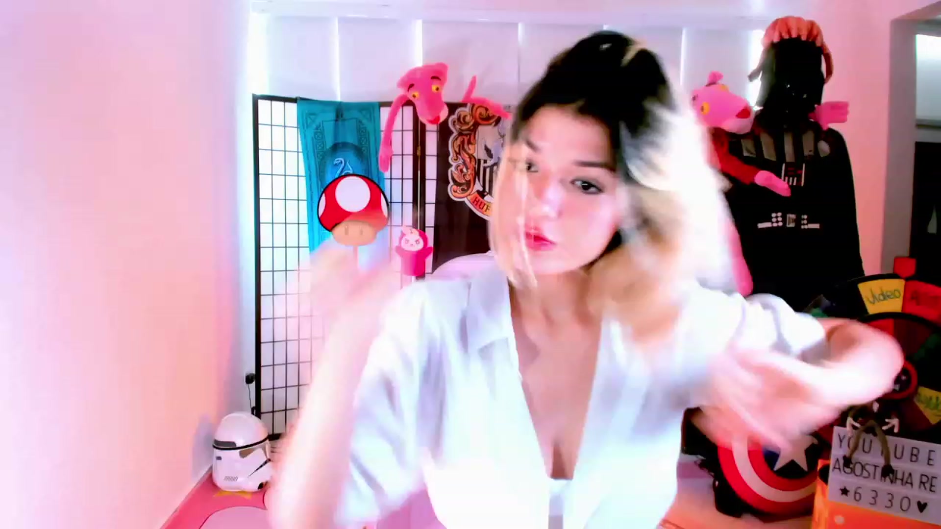 Gallery image thumbnail from Agostinha_Red's myfreecams stream on, 01/30/2023, 15:24 image 14 of 20