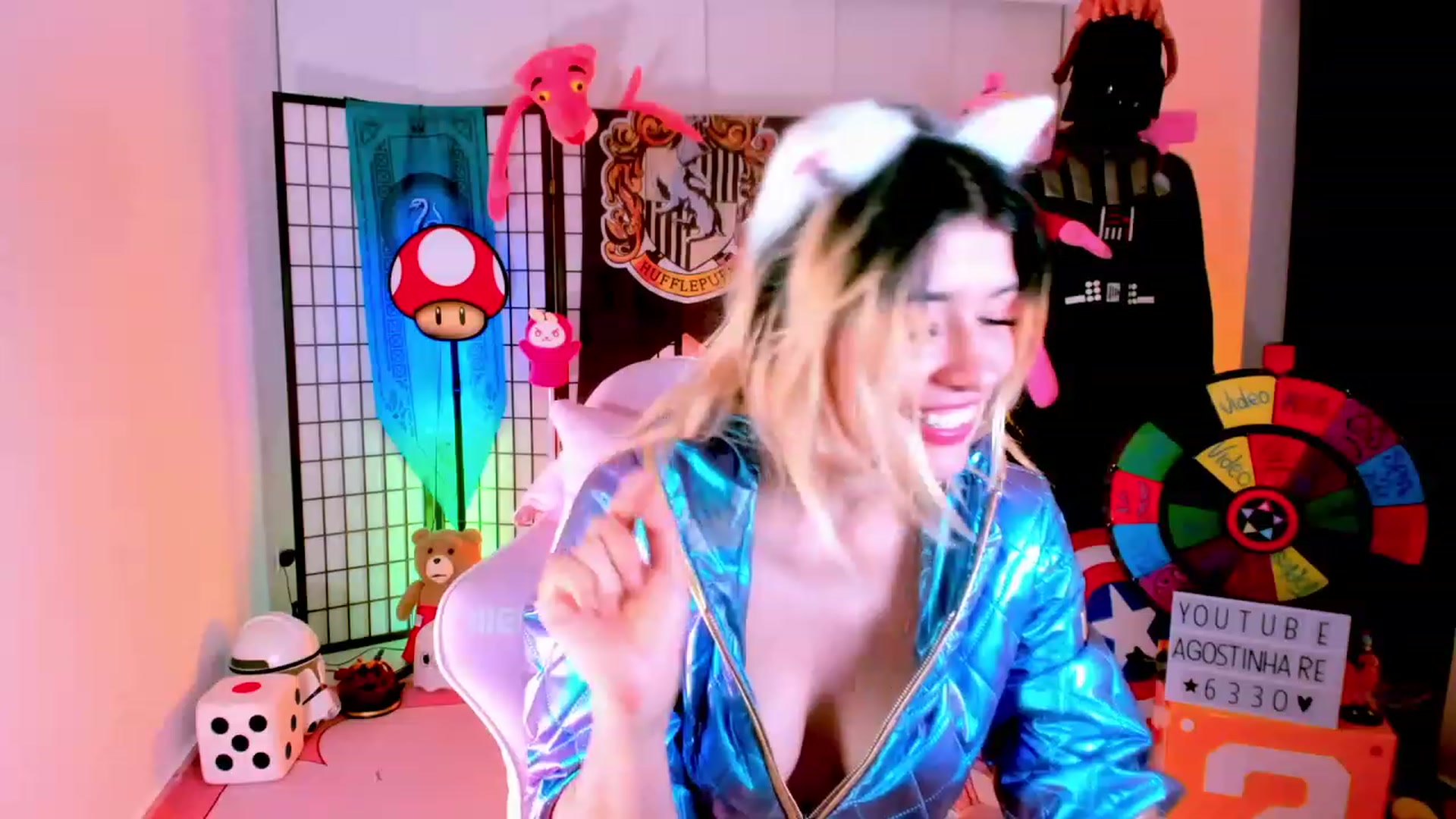 Gallery image thumbnail from Agostinha_Red's myfreecams stream on, 02/05/2023, 24:05 image 17 of 20