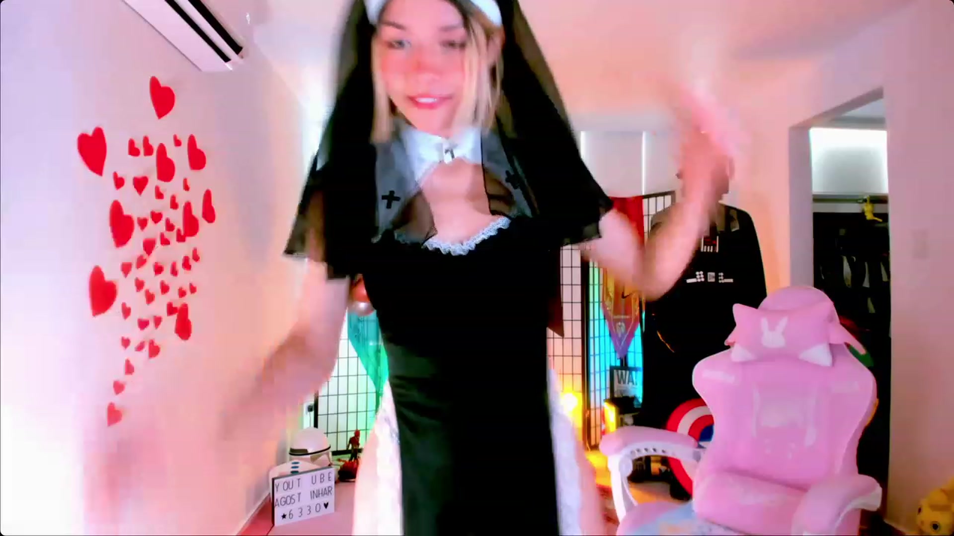 Gallery image thumbnail from Agostinha_Red's myfreecams stream on, 02/19/2023, 16:49 image 4 of 20