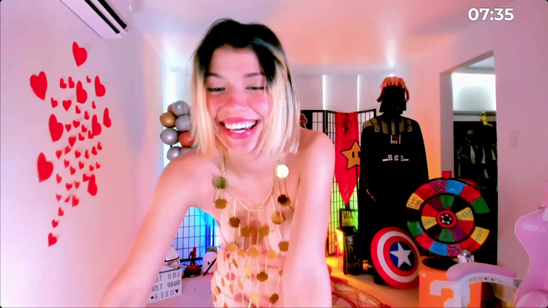 Gallery image thumbnail from Agostinha_Red's myfreecams stream on, 02/19/2023, 16:49 image 16 of 20