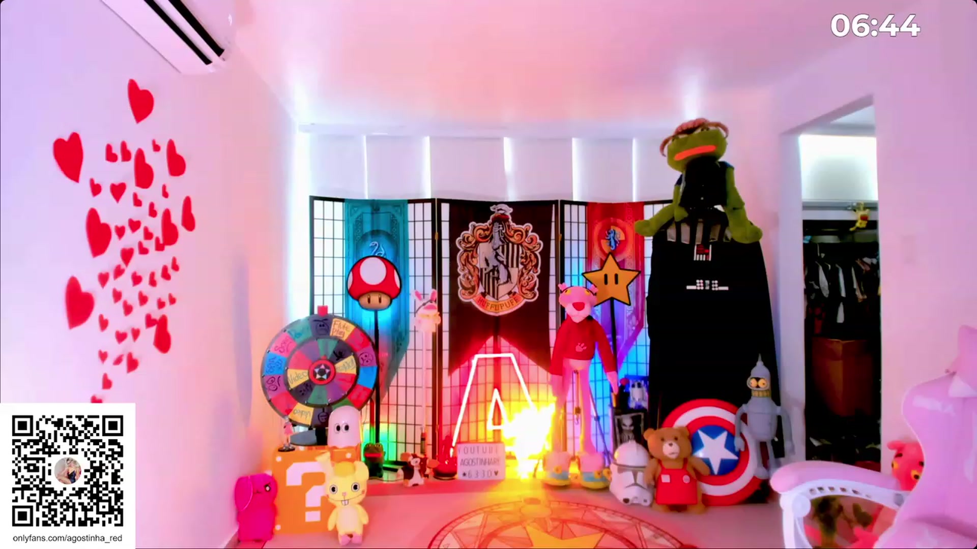 Gallery image thumbnail from Agostinha_Red's myfreecams stream on, 02/22/2023, 16:37 image 17 of 20